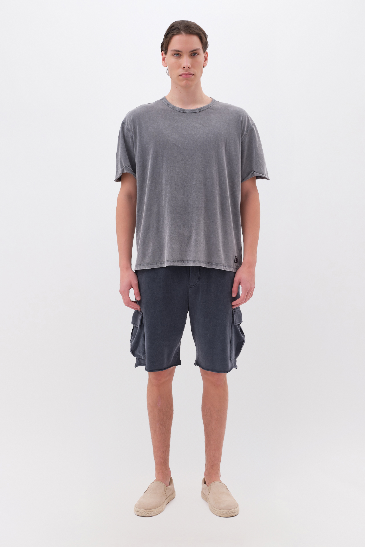 OVERSIZED T-SHIRT WITH STITCHES