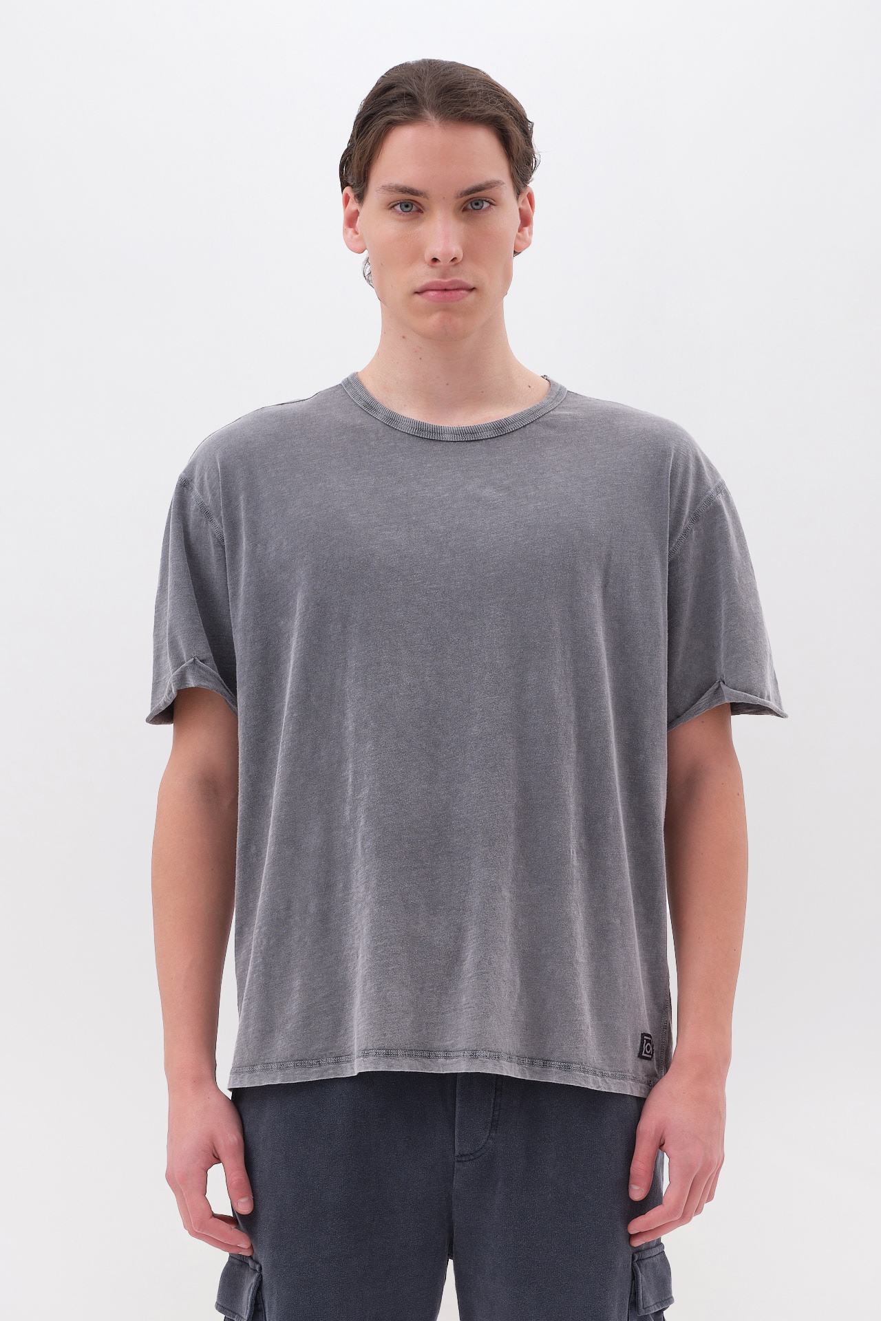 OVERSIZED T-SHIRT WITH STITCHES