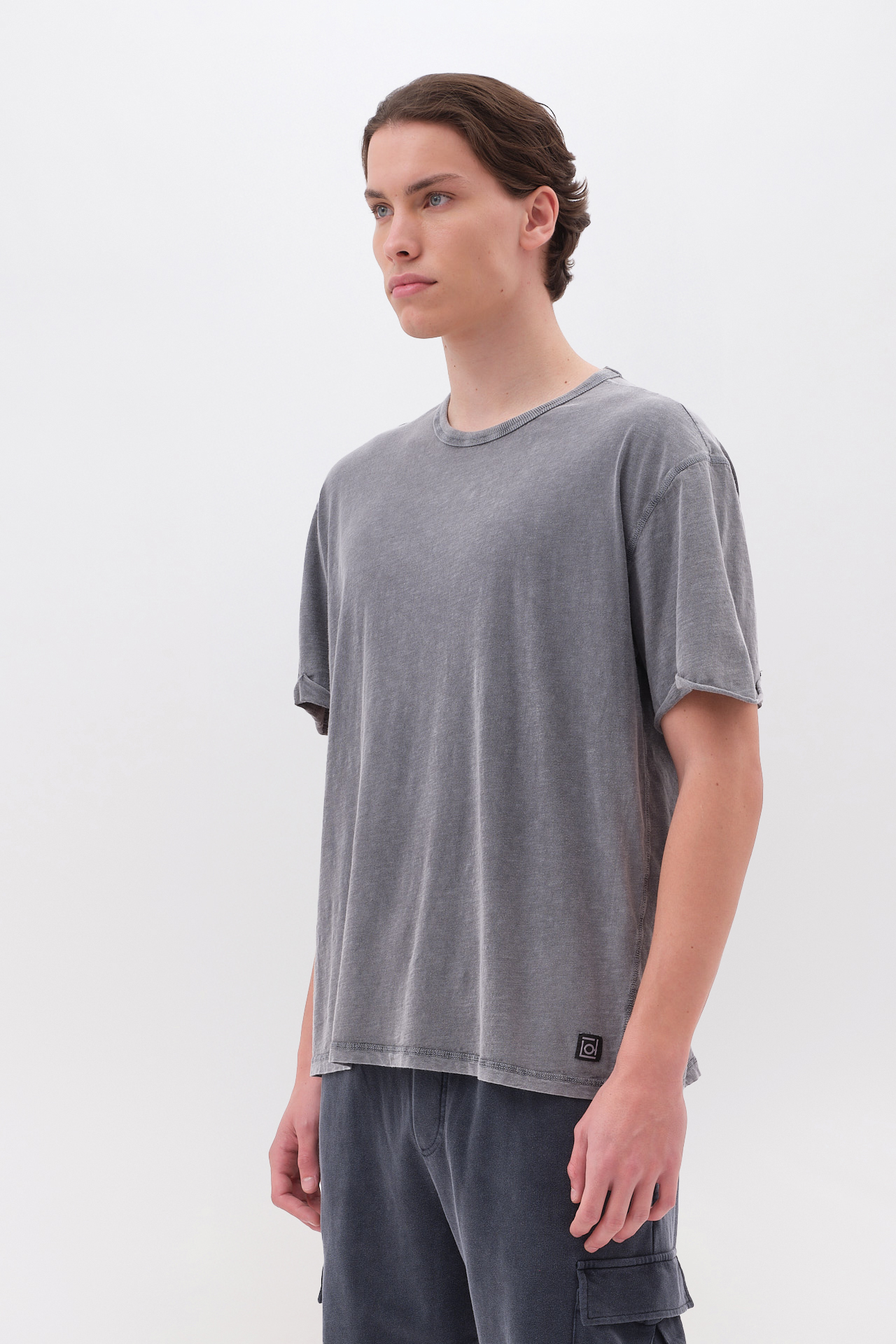 OVERSIZED T-SHIRT WITH STITCHES