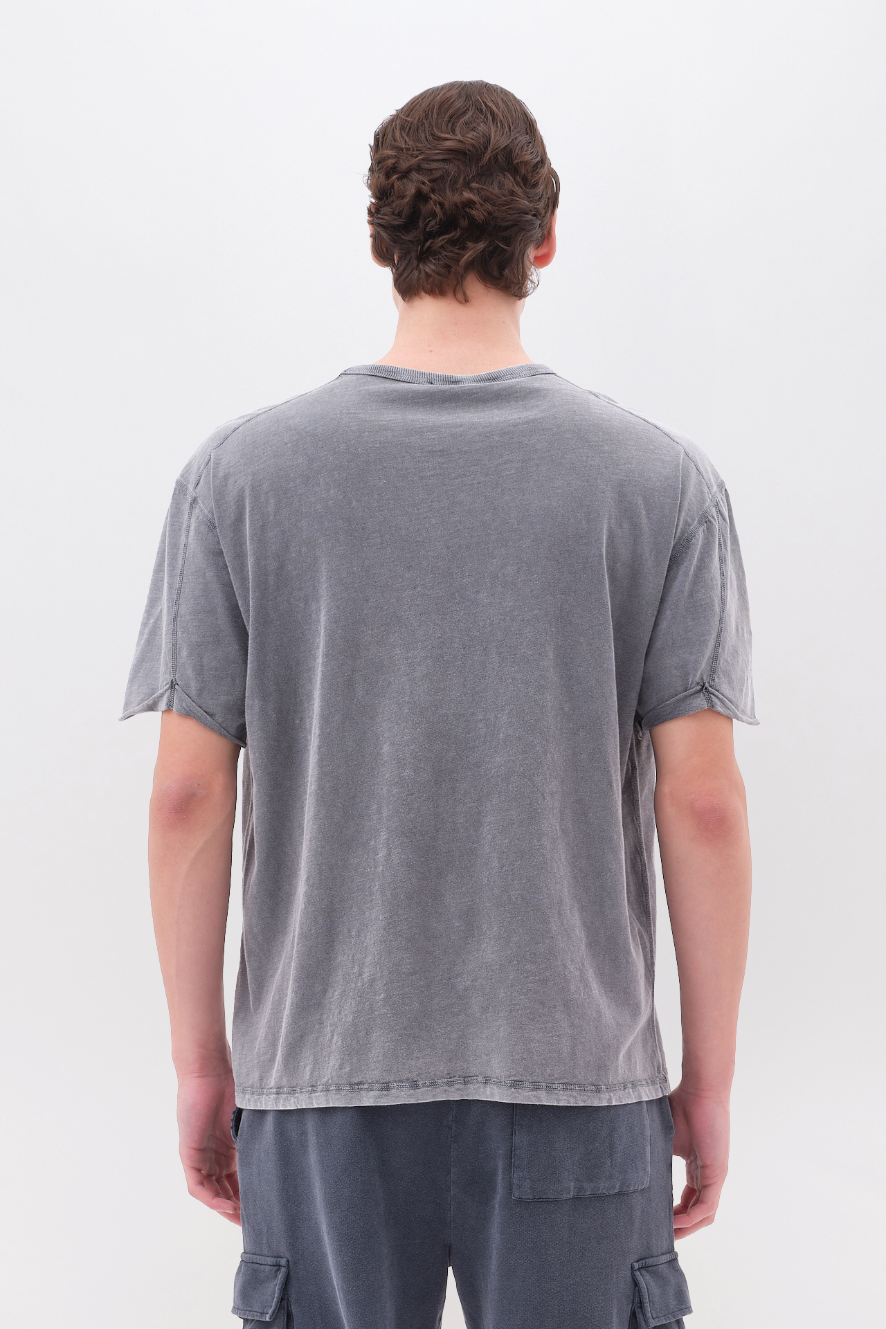 OVERSIZED T-SHIRT WITH STITCHES