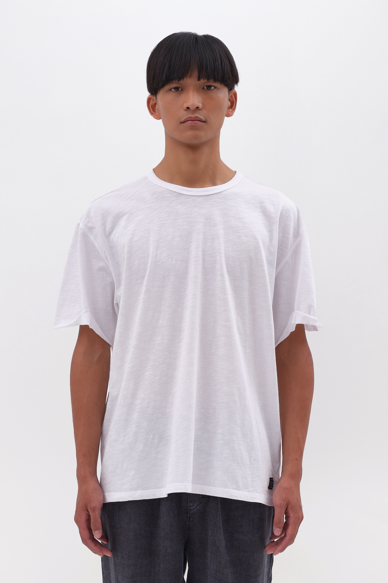 OVERSIZED T-SHIRT WITH STITCHES