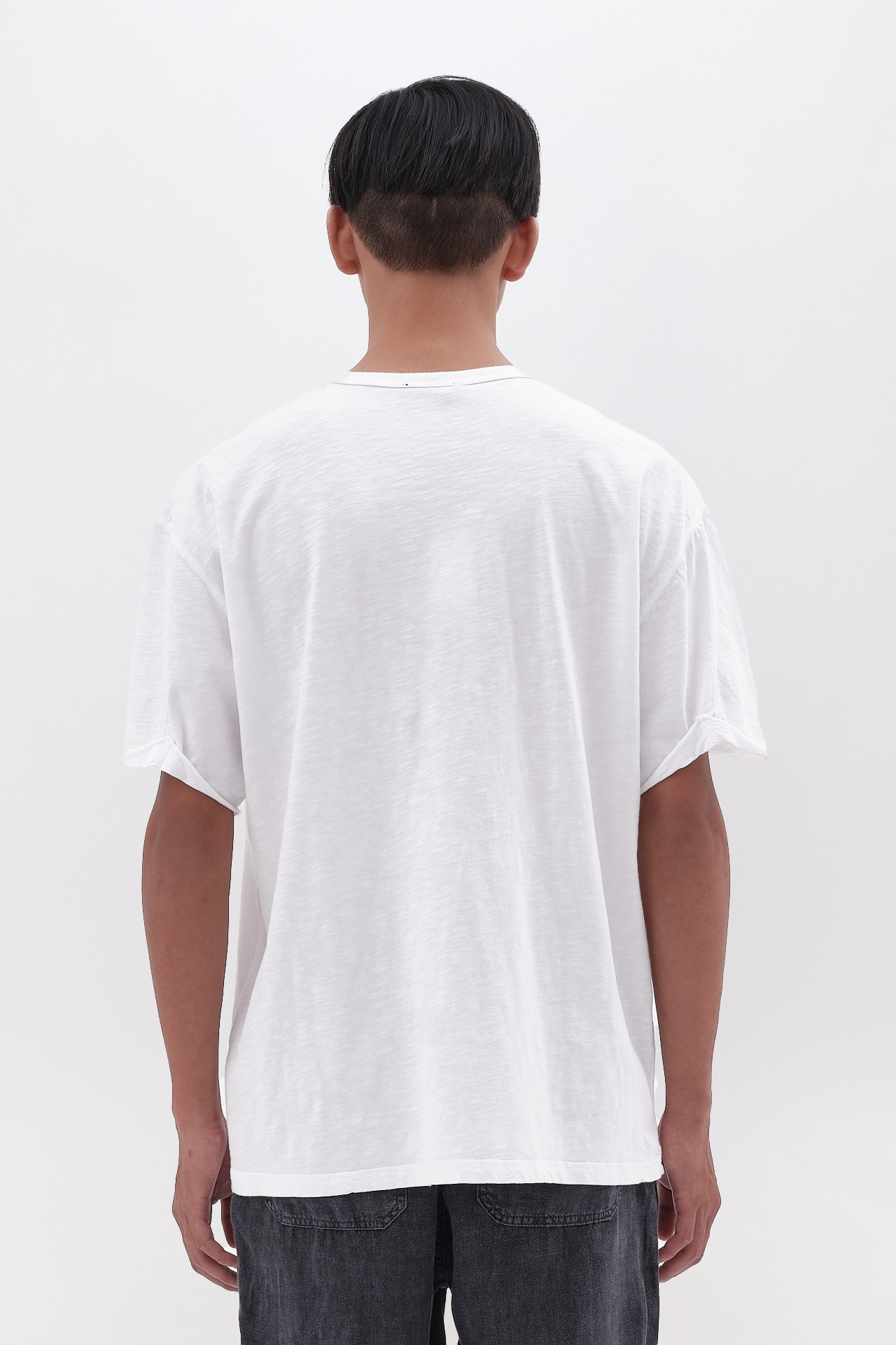 OVERSIZED T-SHIRT WITH STITCHES