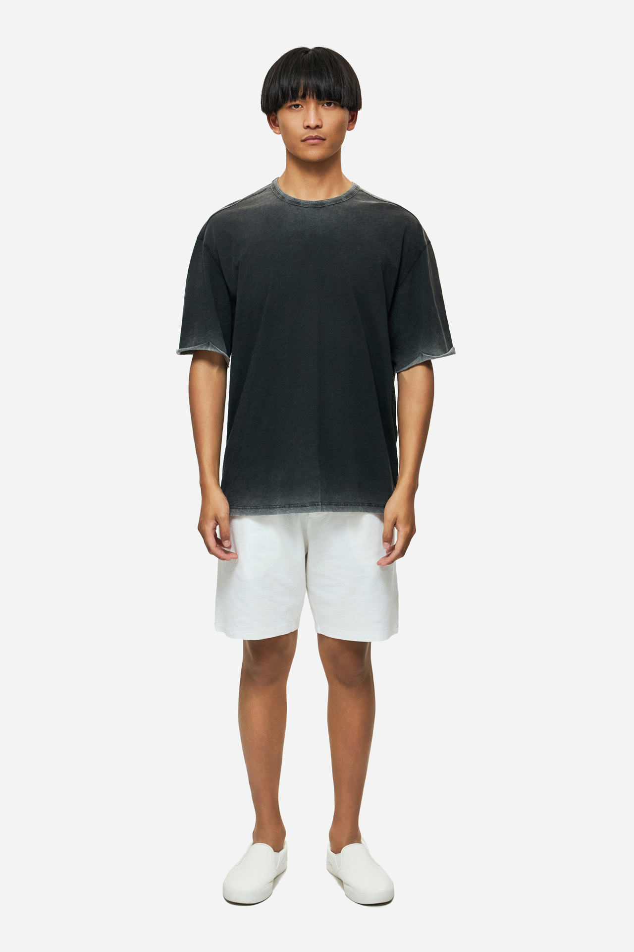 OVERSIZED T-SHIRT WITH STITCHES