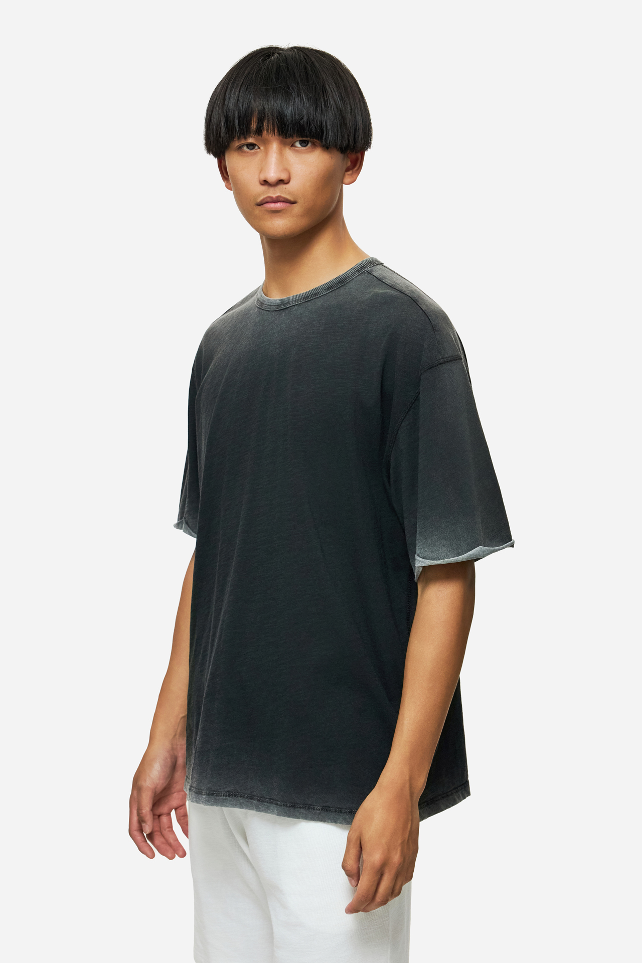 OVERSIZED T-SHIRT WITH STITCHES