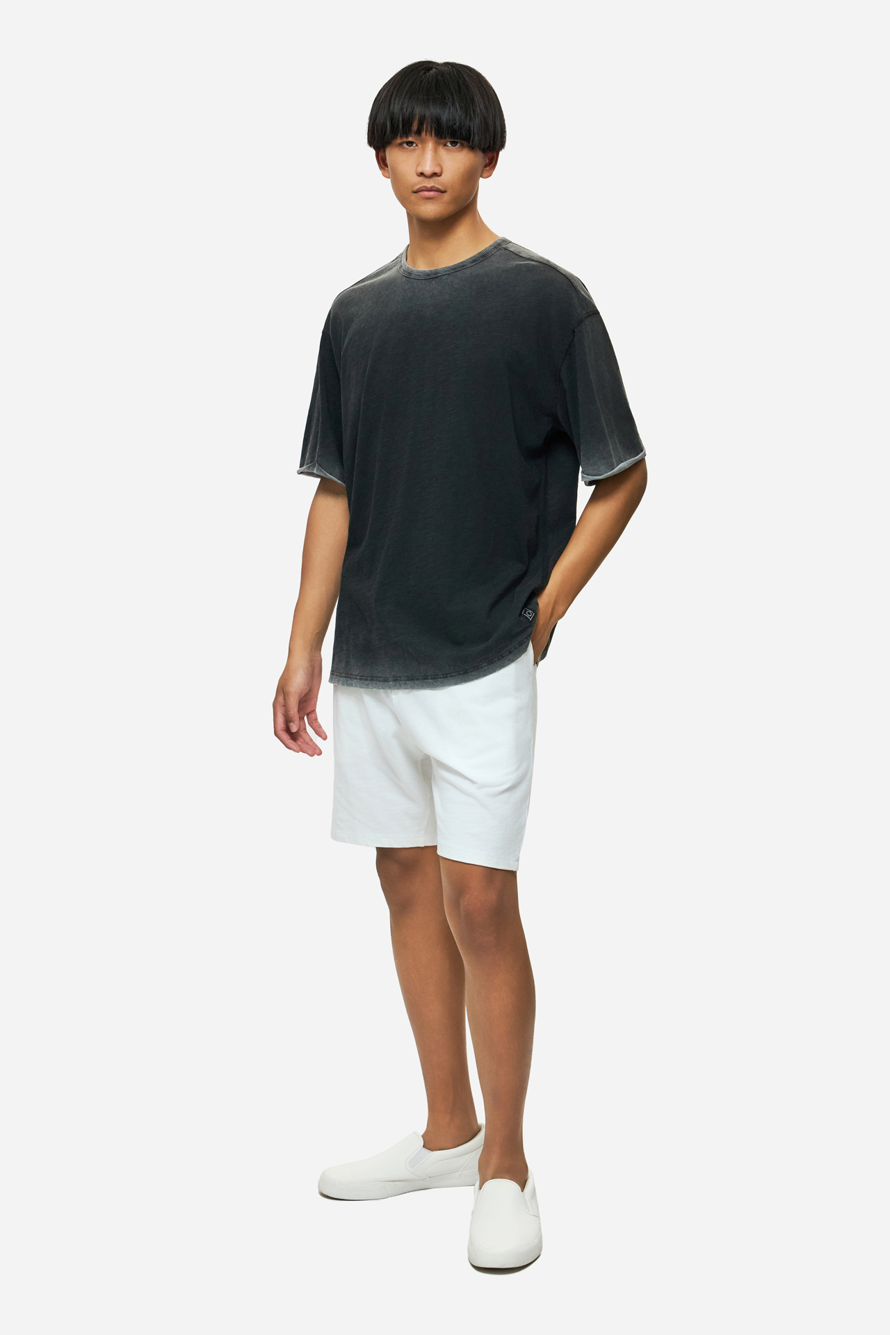 OVERSIZED T-SHIRT WITH STITCHES