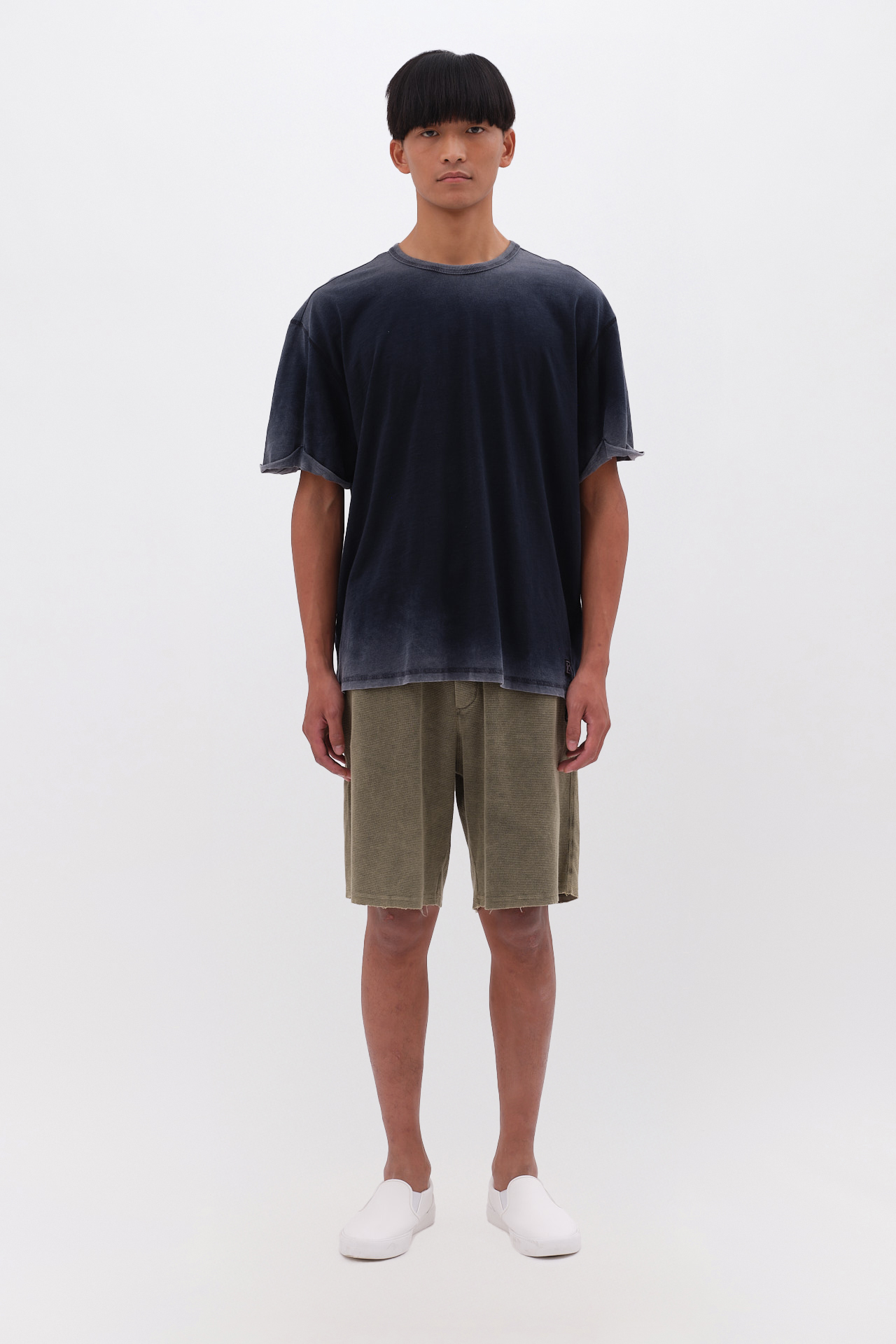 OVERSIZED T-SHIRT WITH STITCHES