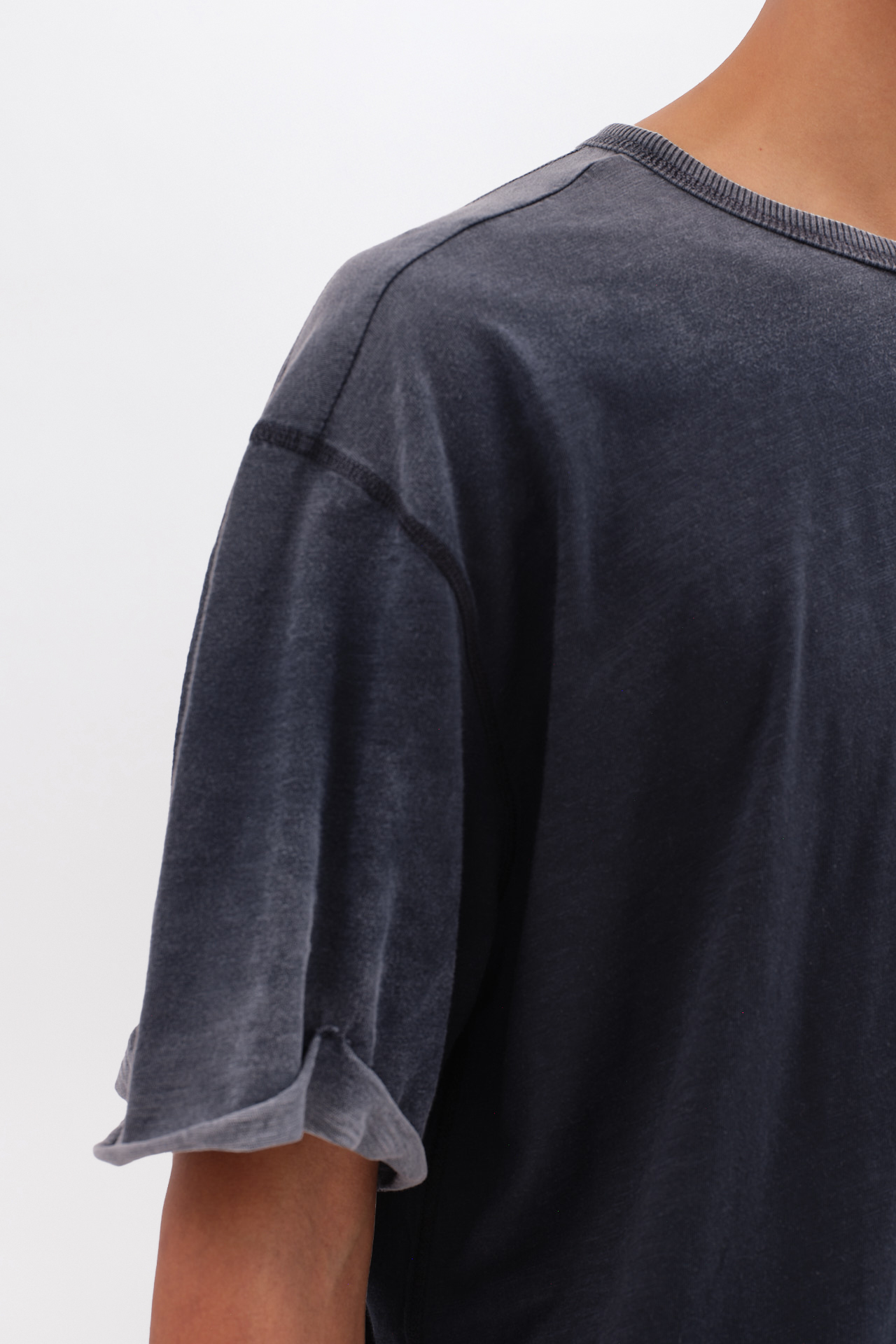 OVERSIZED T-SHIRT WITH STITCHES