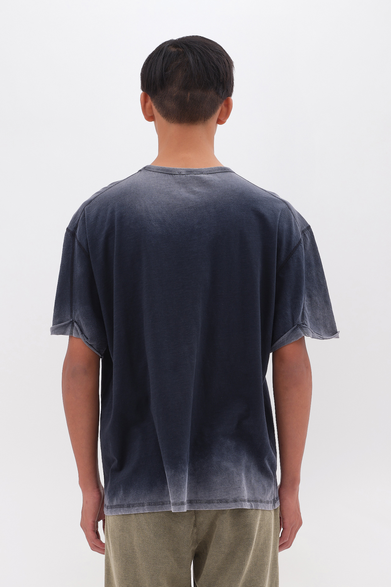 OVERSIZED T-SHIRT WITH STITCHES