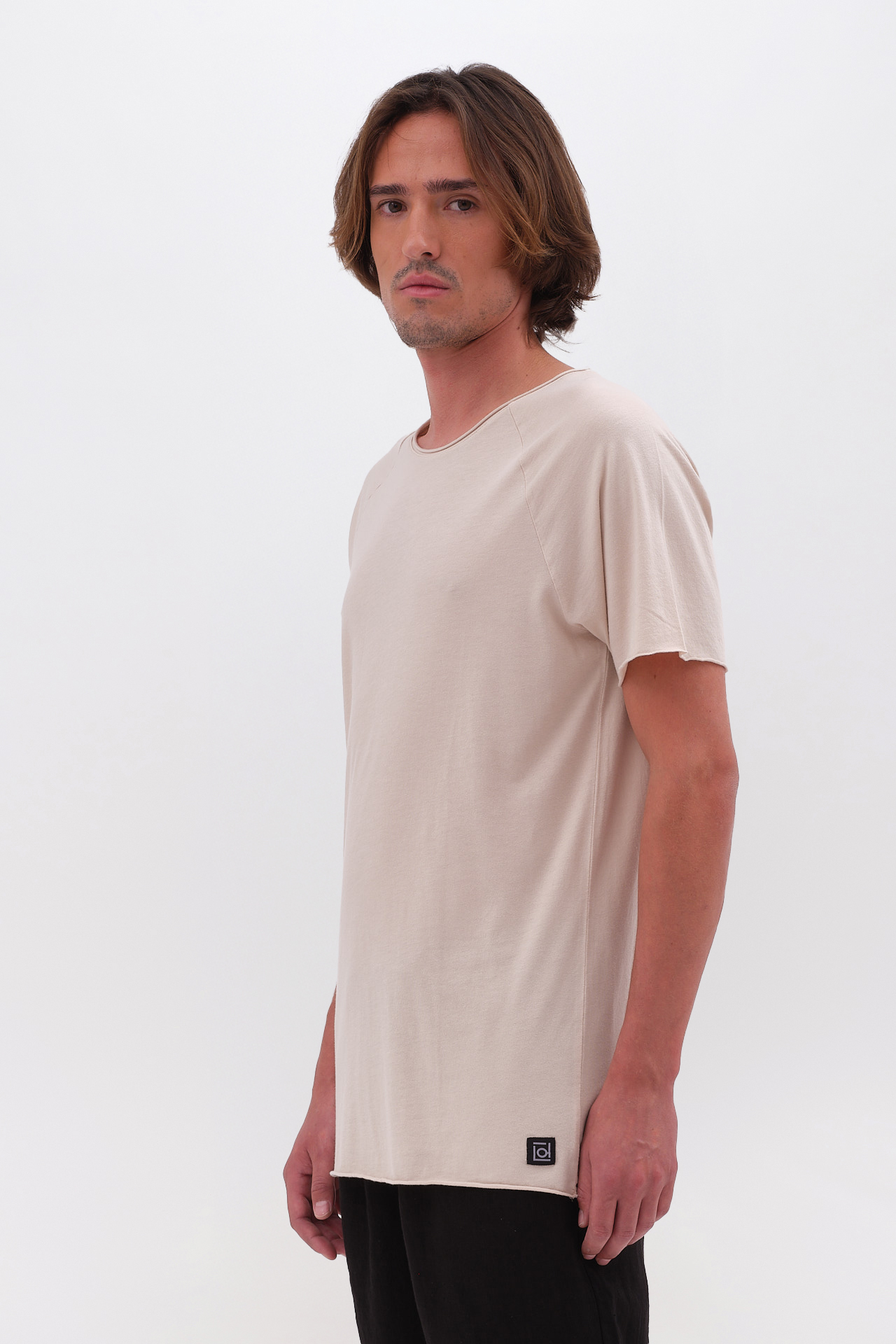 THE RAW EDGE RAGLAN T-SHIRT