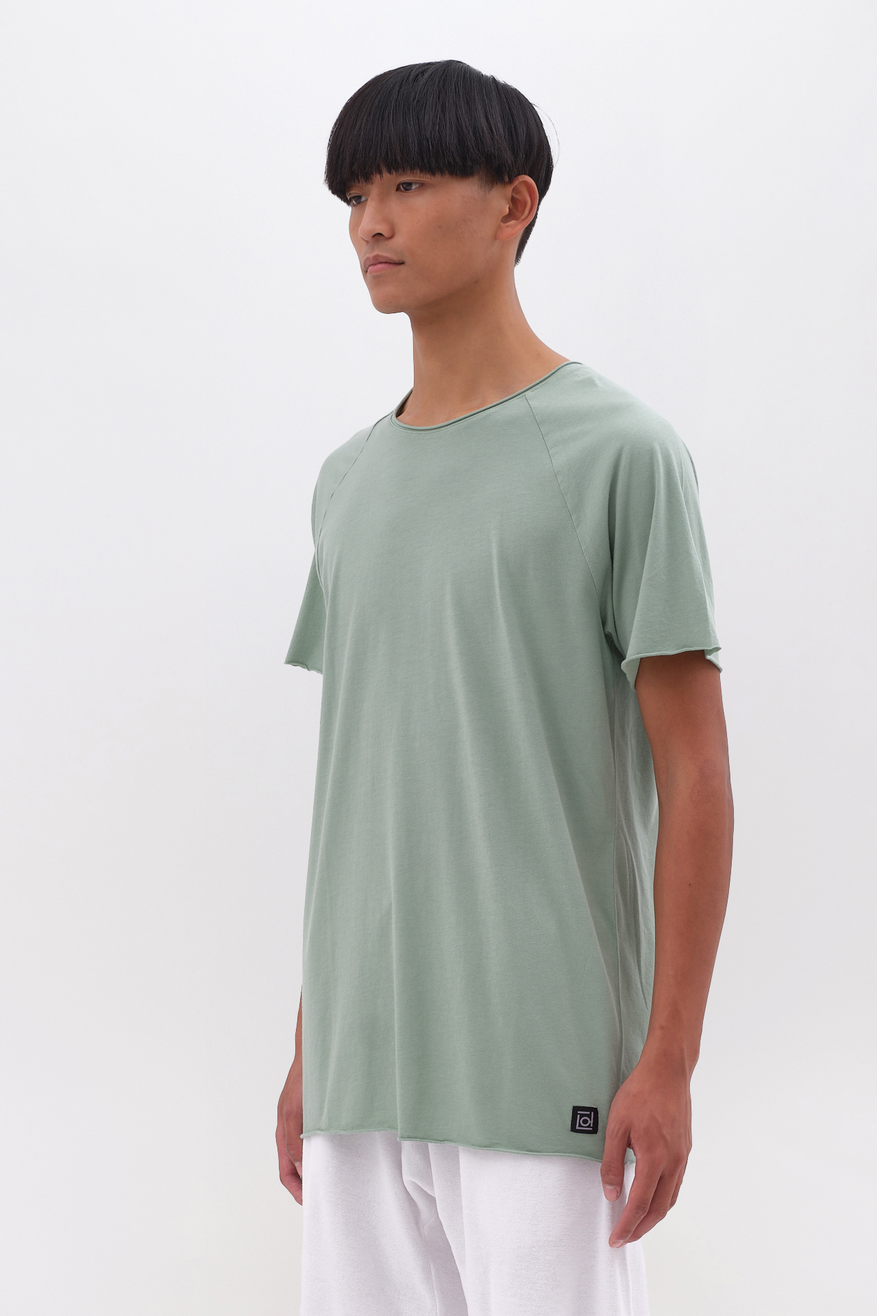 THE RAW EDGE RAGLAN T-SHIRT