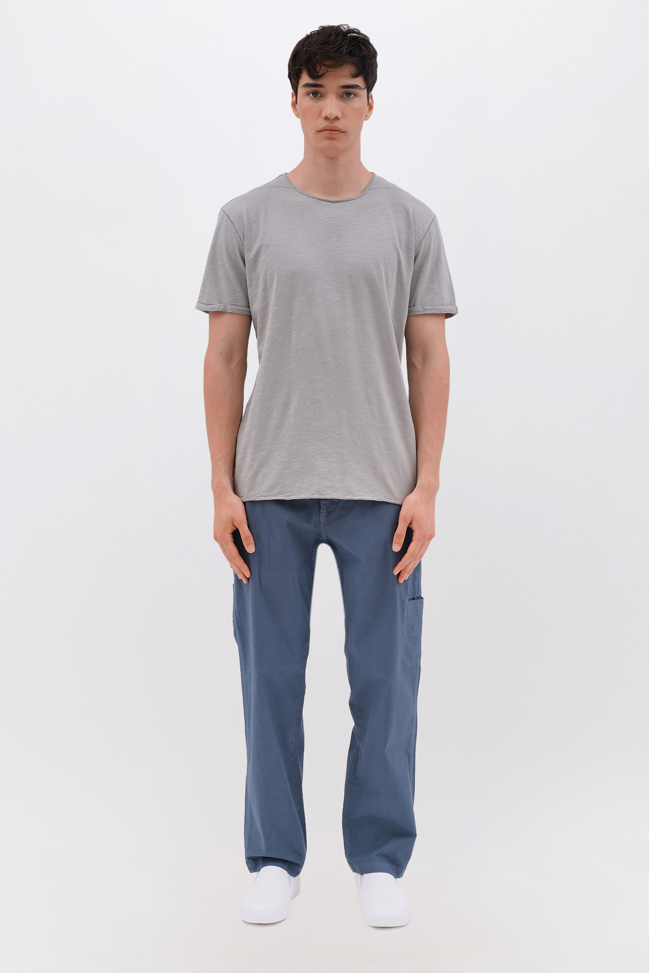 THE ROUNDNECK DETAILED T-SHIRT