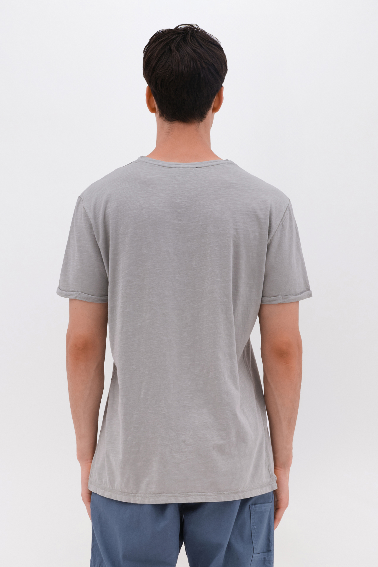 THE ROUNDNECK DETAILED T-SHIRT