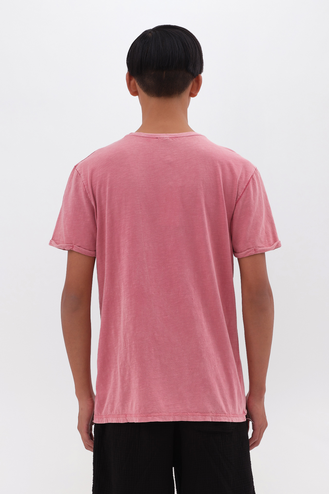 THE ROUNDNECK DETAILED T-SHIRT