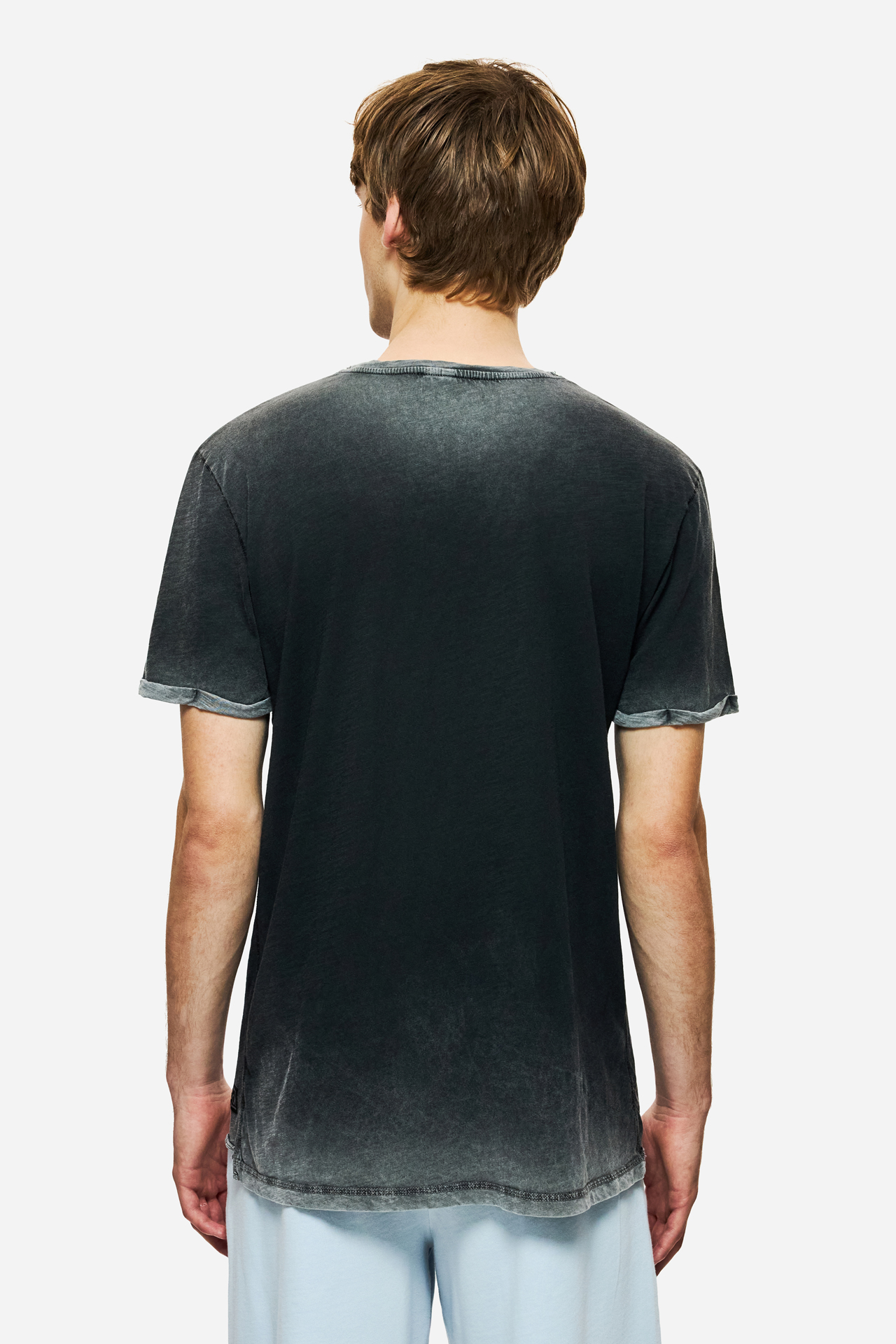 THE ROUNDNECK DETAILED T-SHIRT