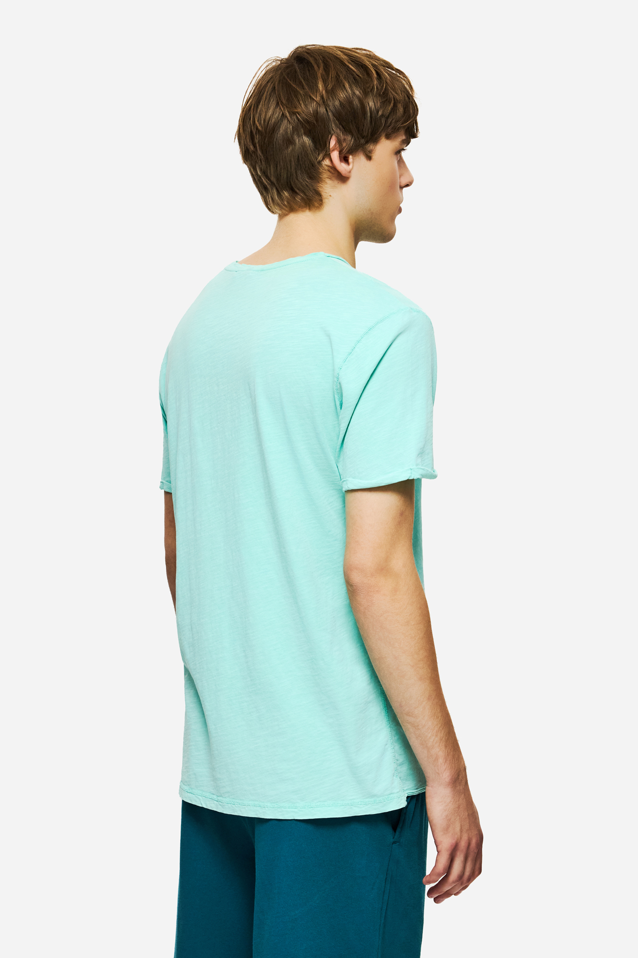 THE ROUNDNECK DETAILED T-SHIRT