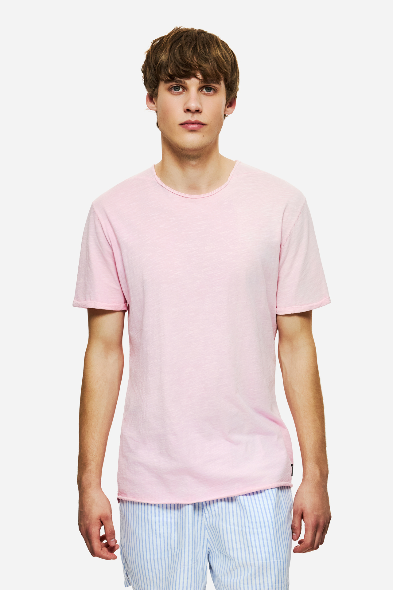 THE ROUNDNECK DETAILED T-SHIRT