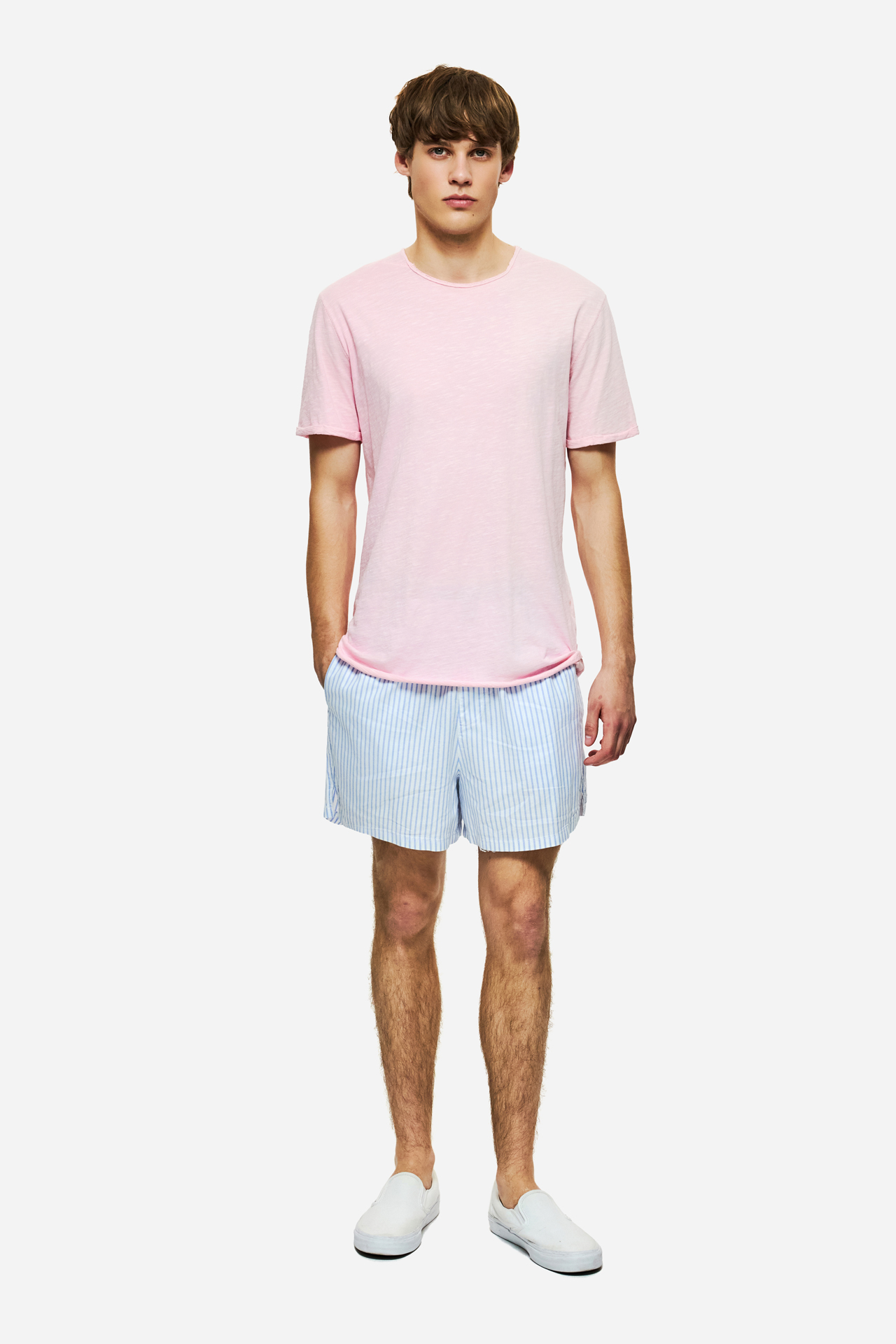 THE ROUNDNECK DETAILED T-SHIRT