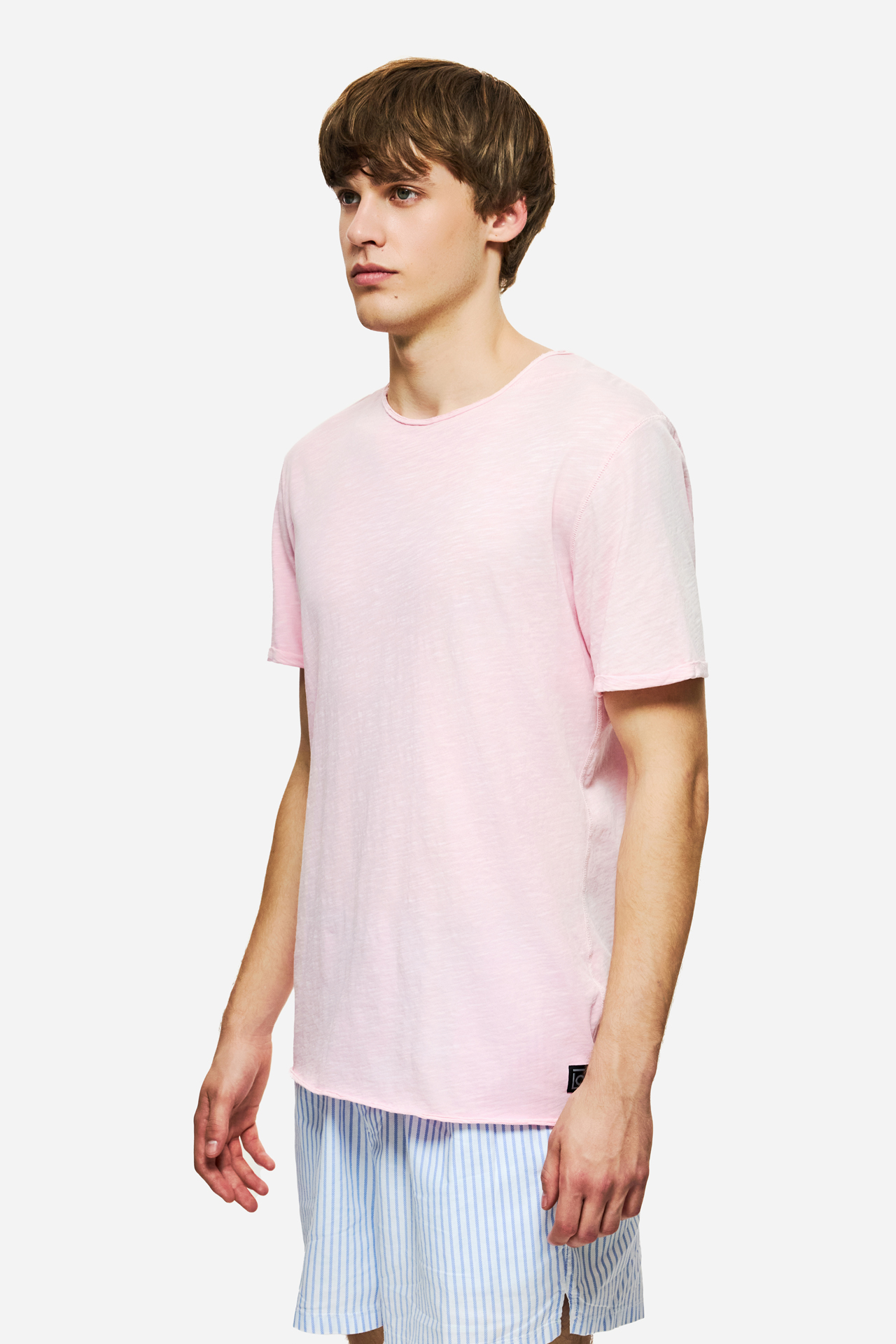 THE ROUNDNECK DETAILED T-SHIRT