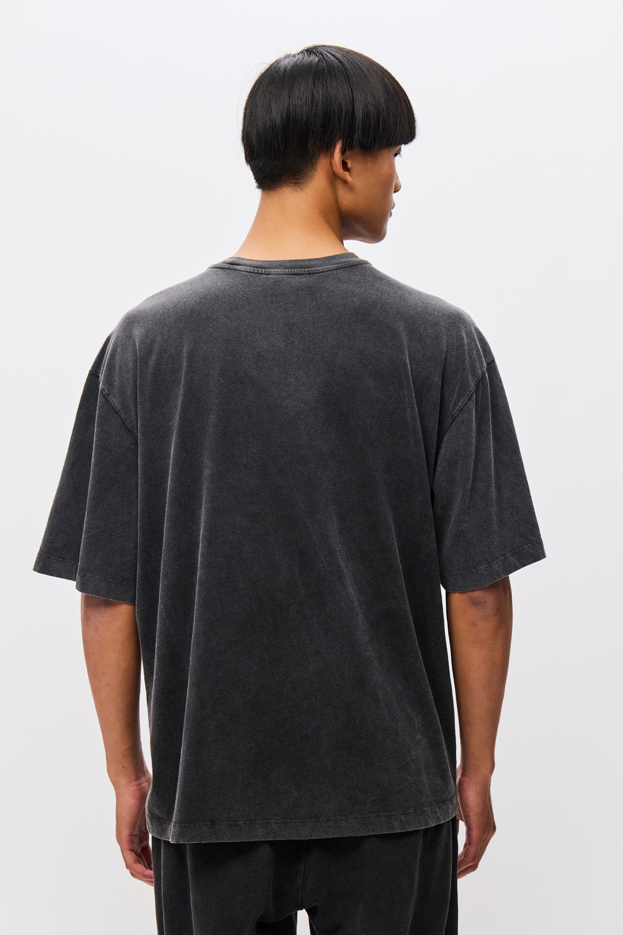 THE OVERSIZED T-SHIRT