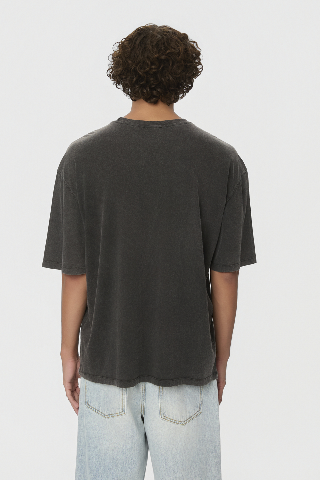 THE OVERSIZED T-SHIRT