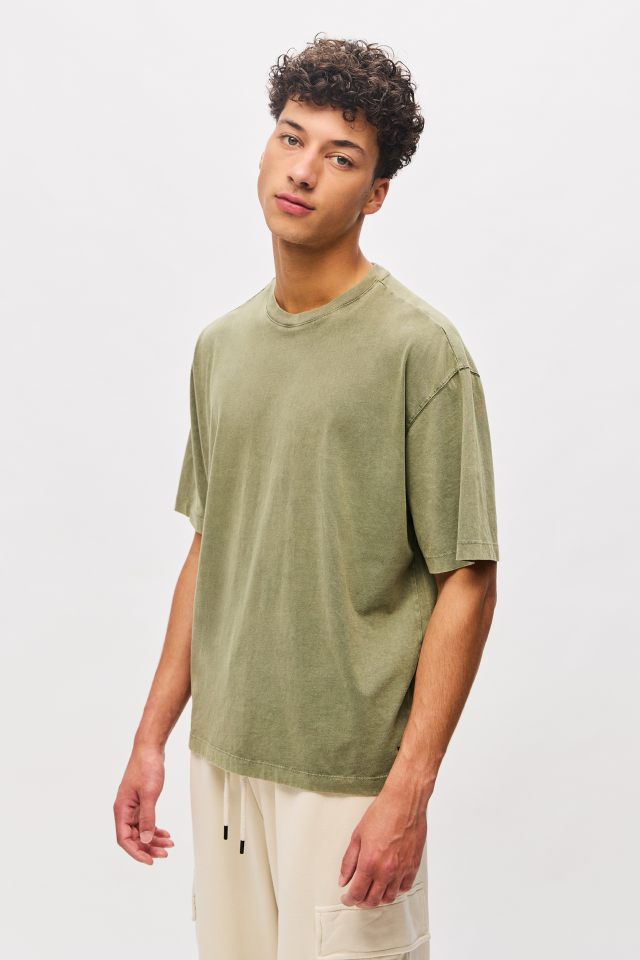 THE OVERSIZED T-SHIRT