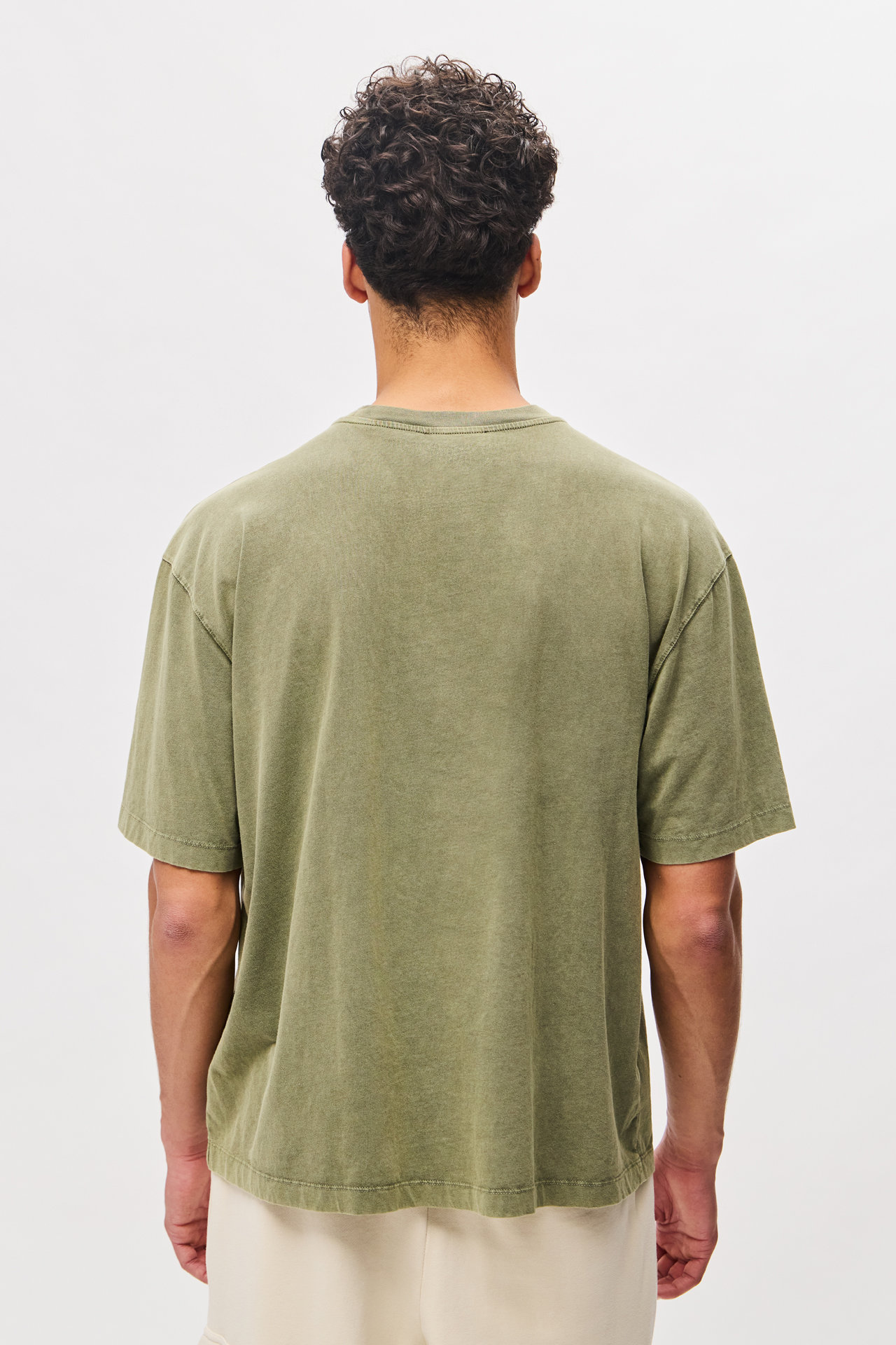 THE OVERSIZED T-SHIRT