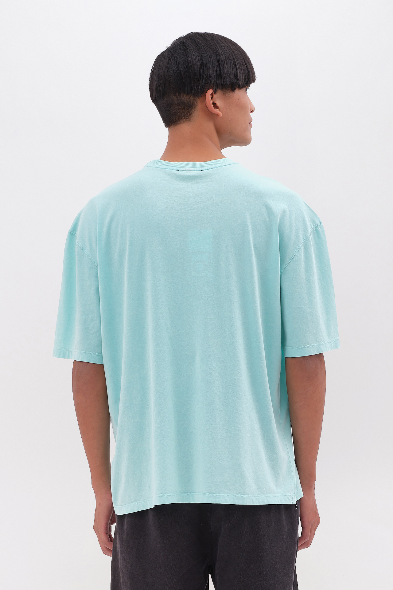 THE OVERSIZED T-SHIRT