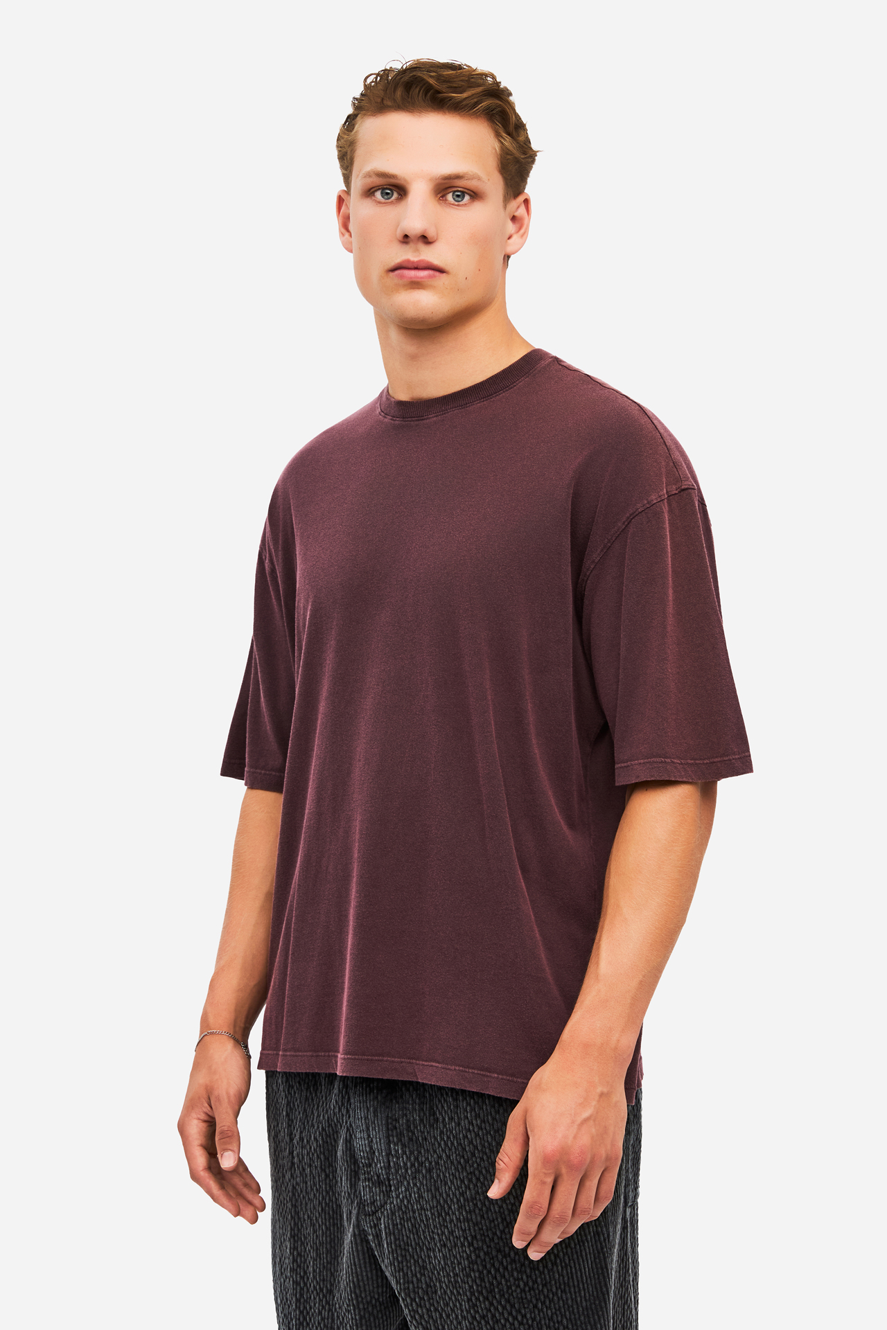 THE OVERSIZED T-SHIRT