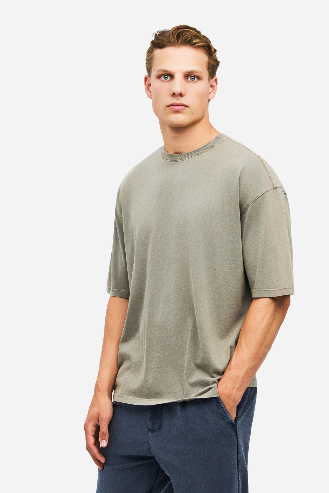 THE OVERSIZED T-SHIRT