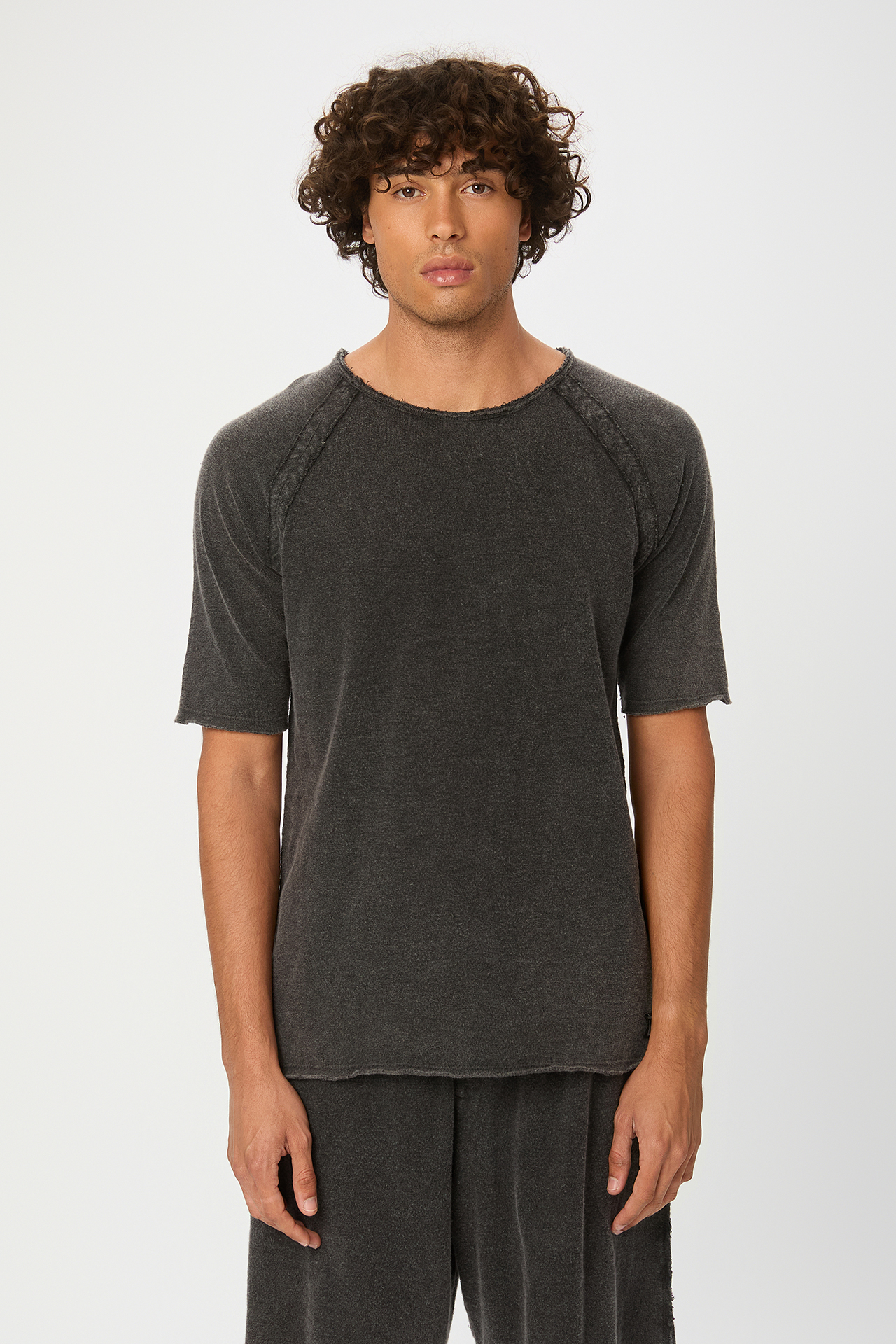 RAGLAN T-SHIRT WITH RAW EDGES