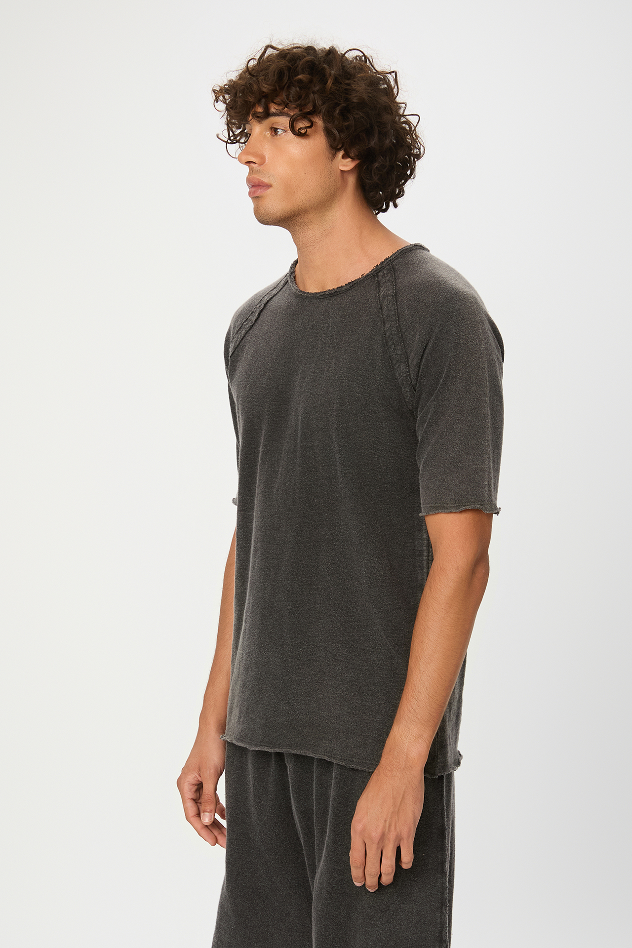 RAGLAN T-SHIRT WITH RAW EDGES