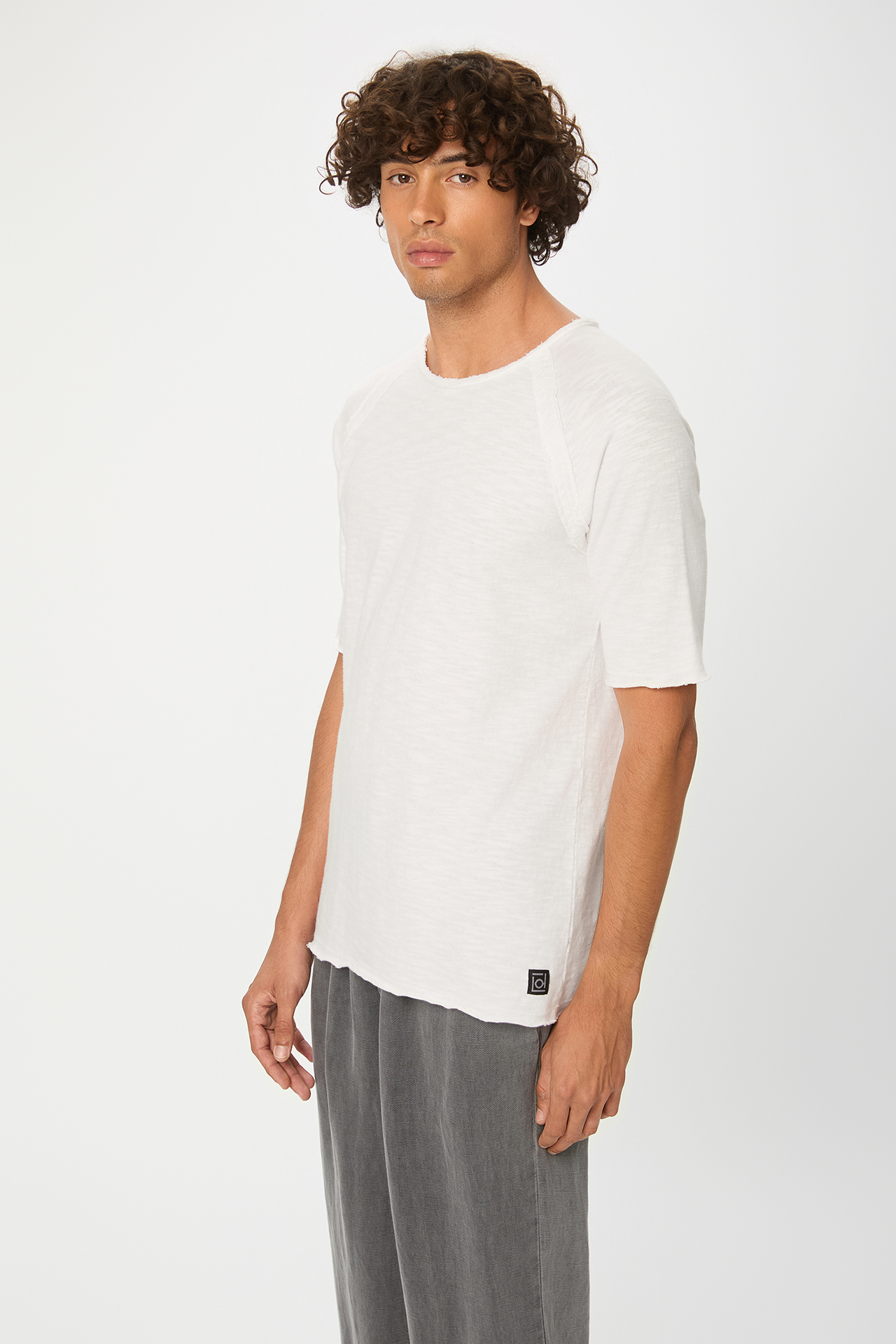 RAGLAN T-SHIRT WITH RAW EDGES