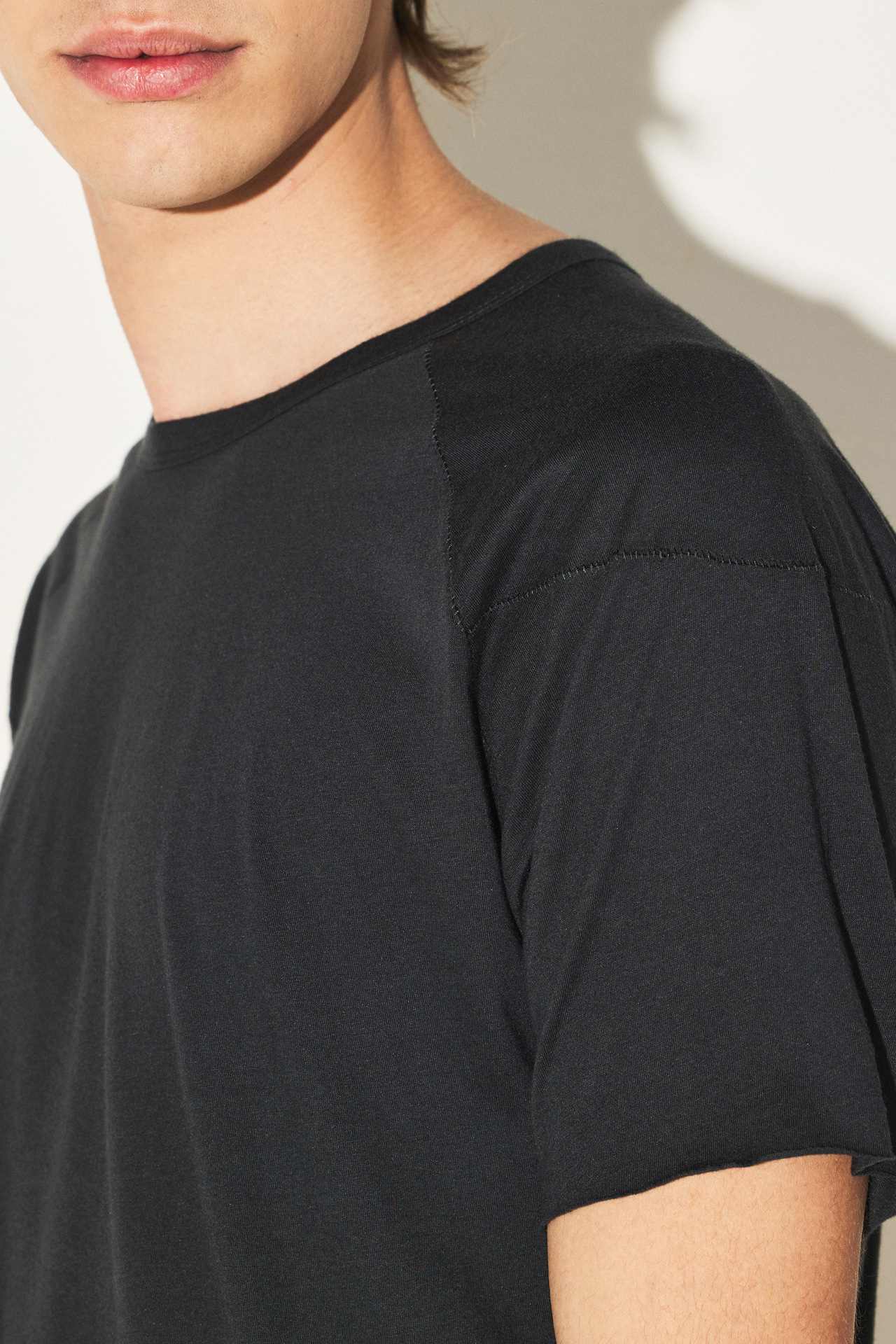 ORGANIC MODAL RAGLAN OPEN STITCH TEE