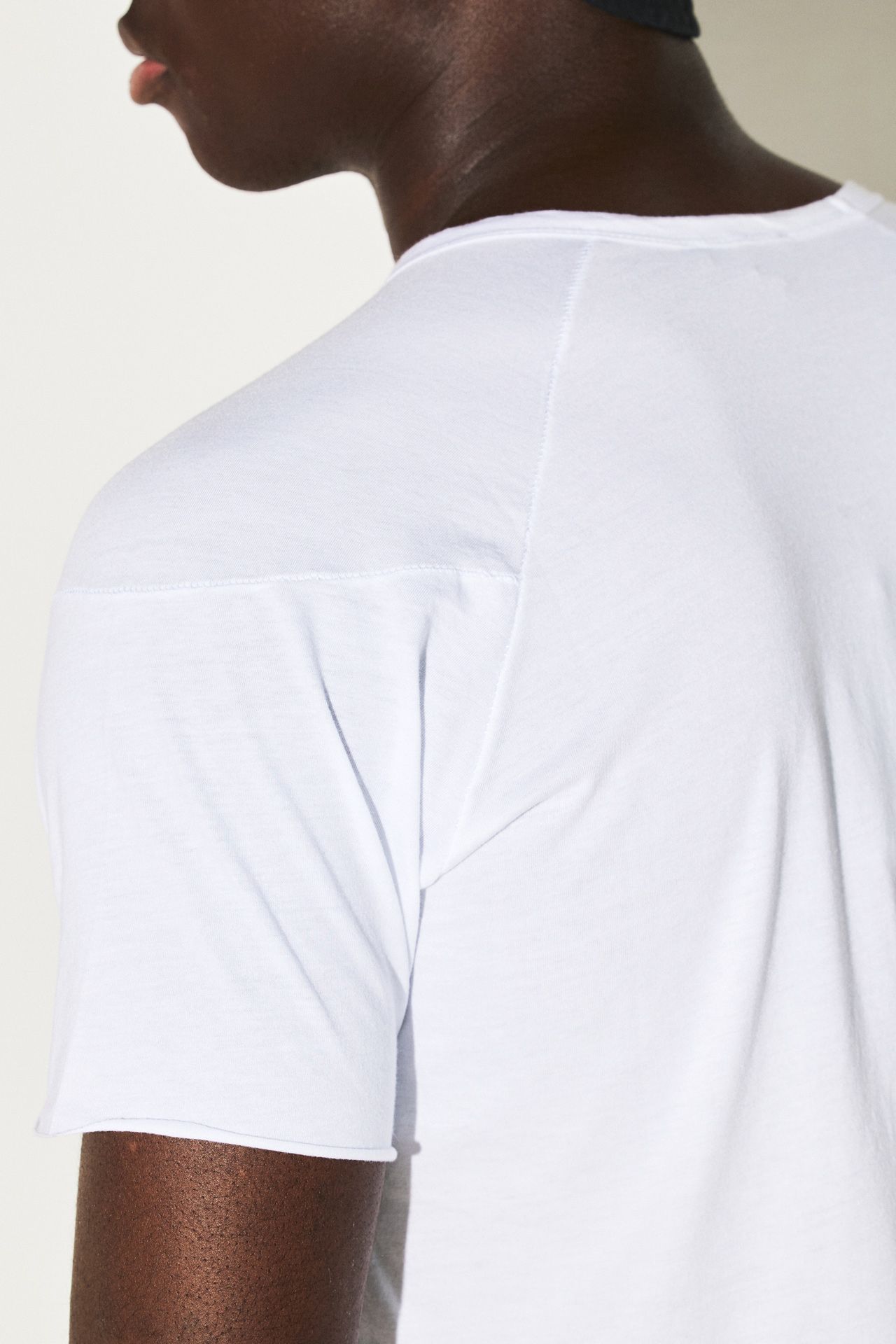 ORGANIC MODAL RAGLAN OPEN STITCH TEE