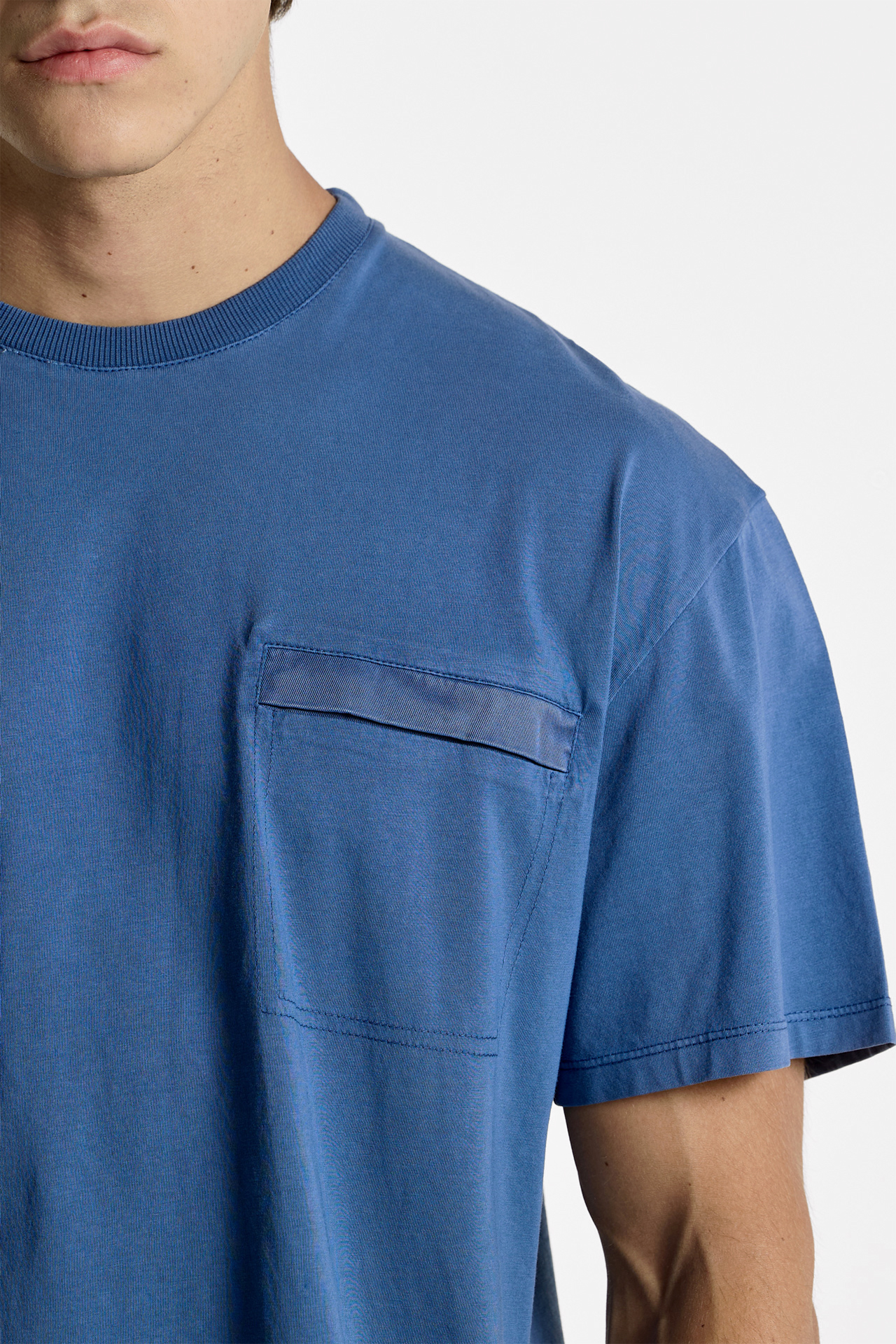 Mixed Fabric Pocket T-Shirt