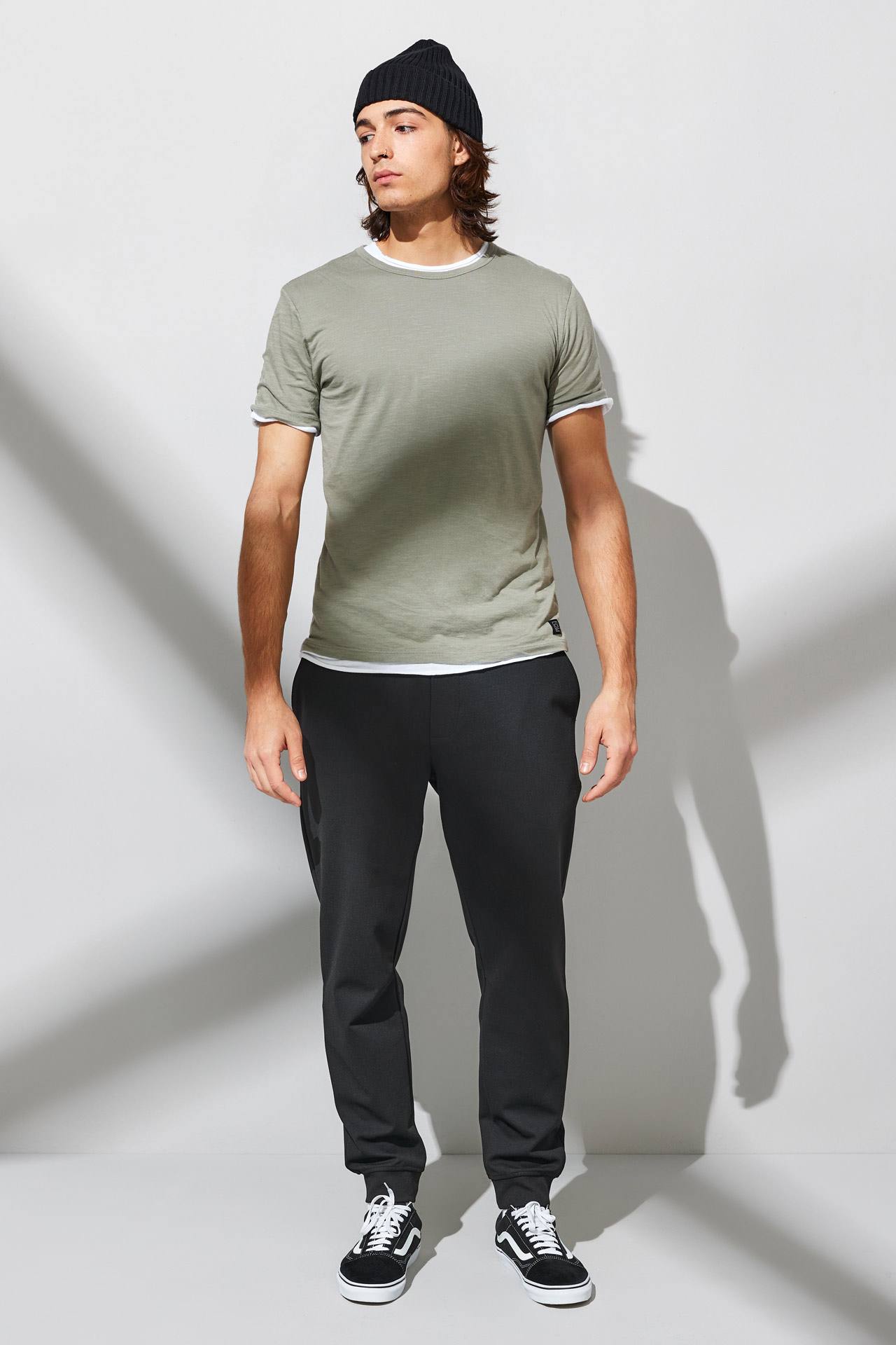 TWISTED HEM TEE