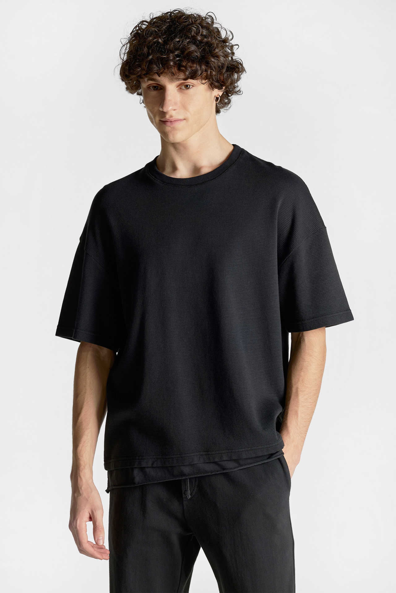 Contrast Detail Relaxed Fit Shortsleeve