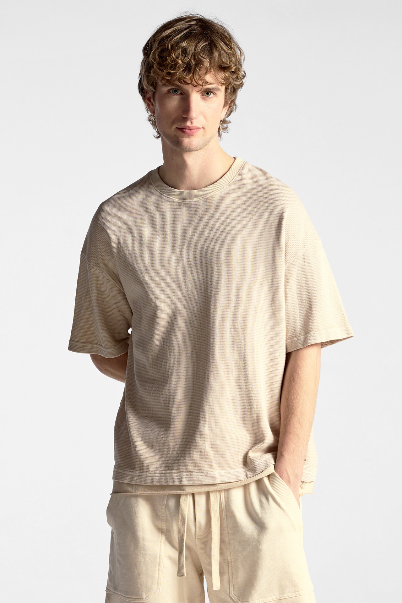 Contrast Detail Relaxed Fit Shortsleeve