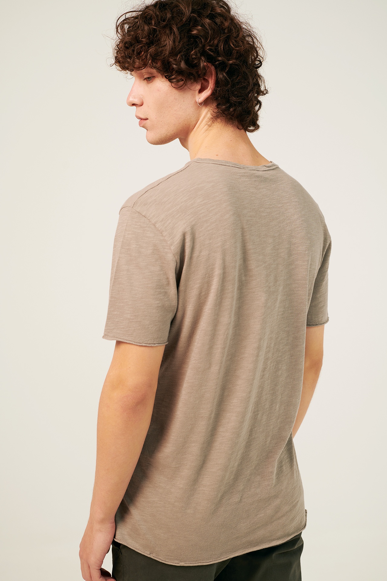SLUB TEE WITH RAW SEAMS