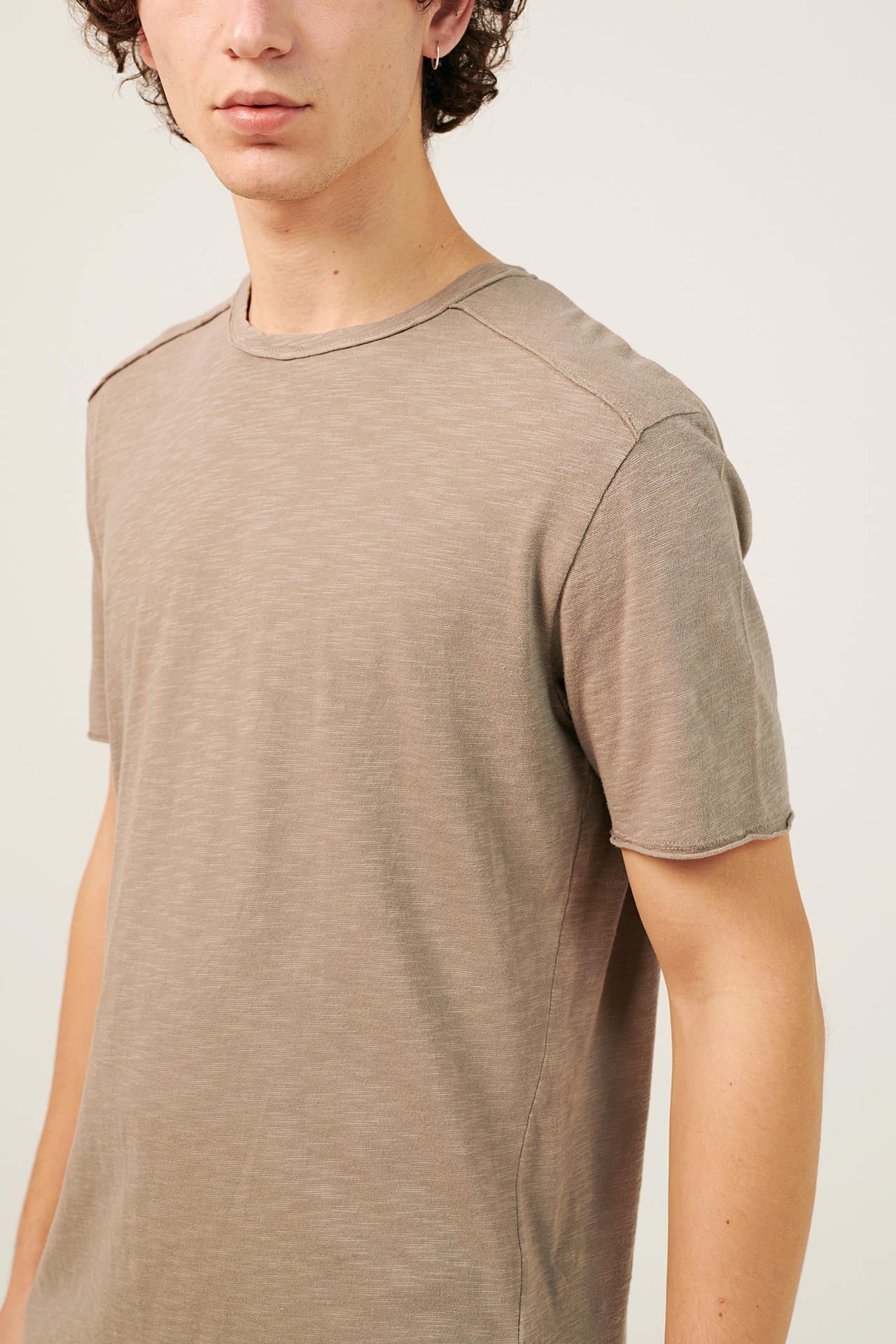 SLUB TEE WITH RAW SEAMS