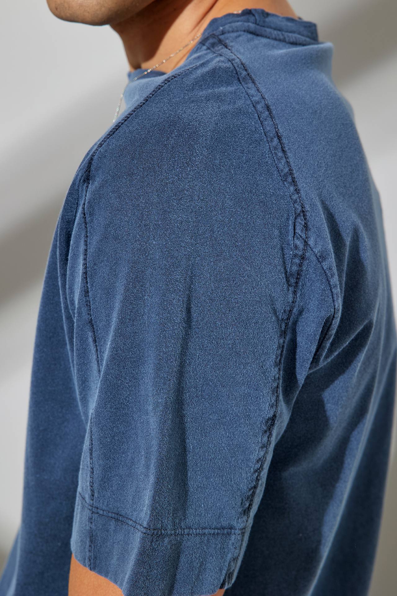 ACID OPEN STITCH DETAIL TEE