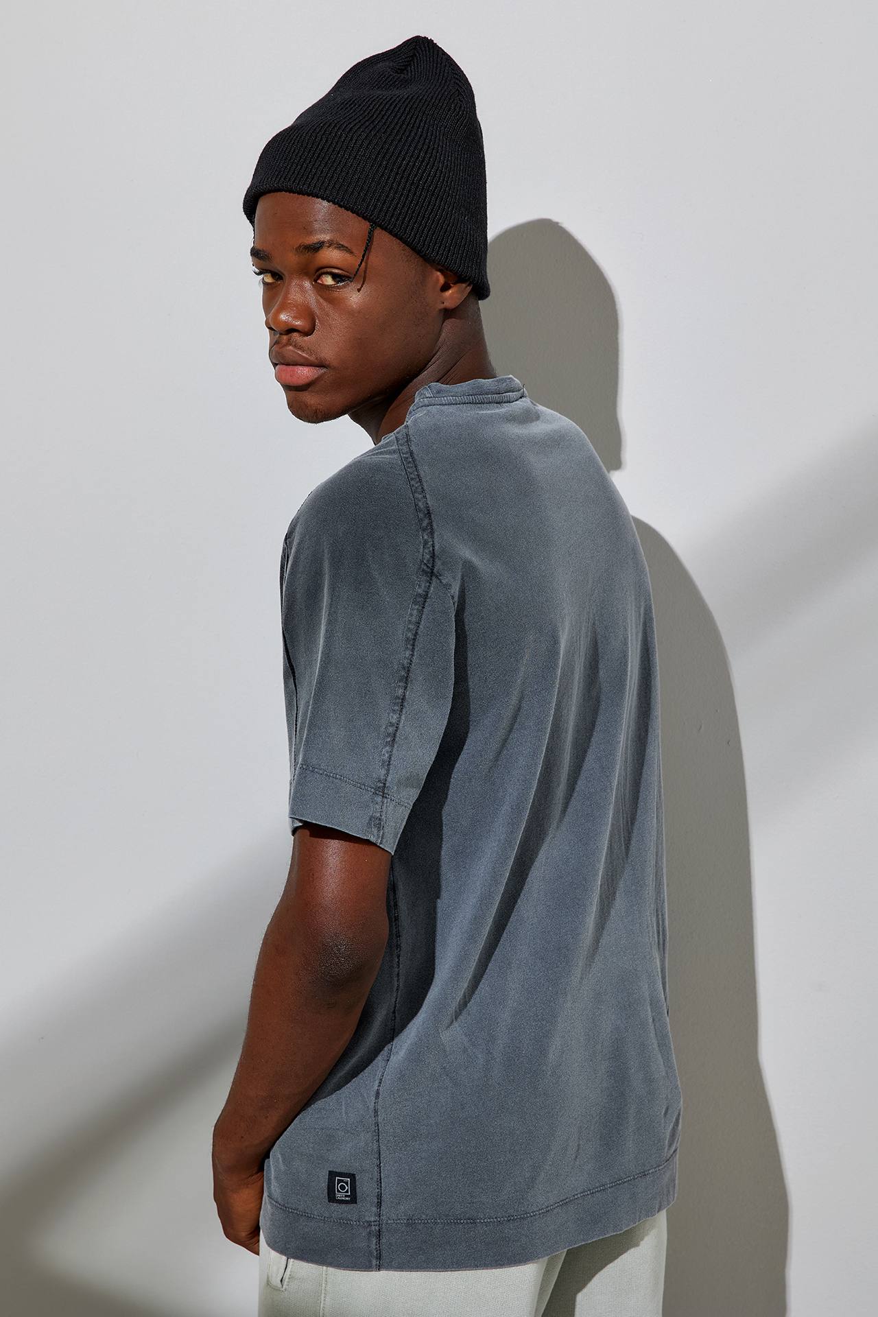 ACID OPEN STITCH DETAIL TEE