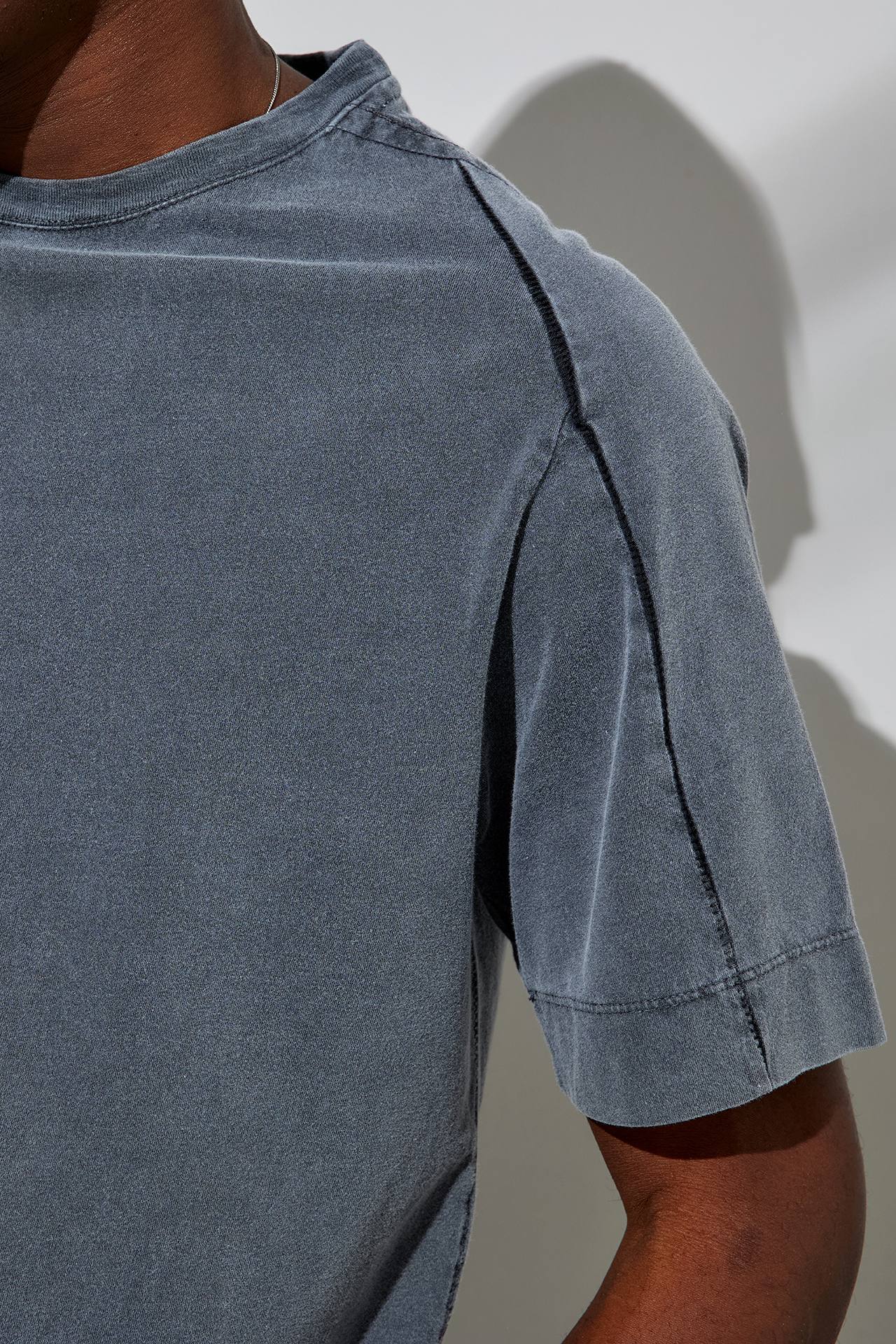 ACID OPEN STITCH DETAIL TEE