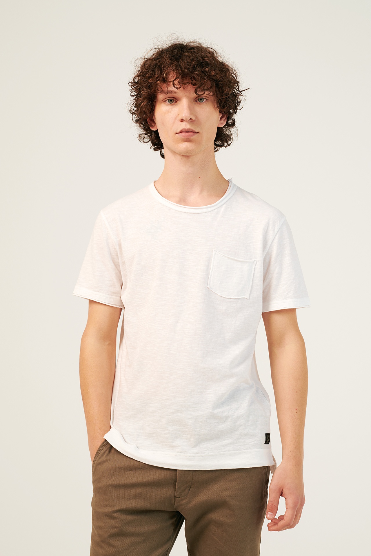 FRONT POCKET TEE RAW EDGED