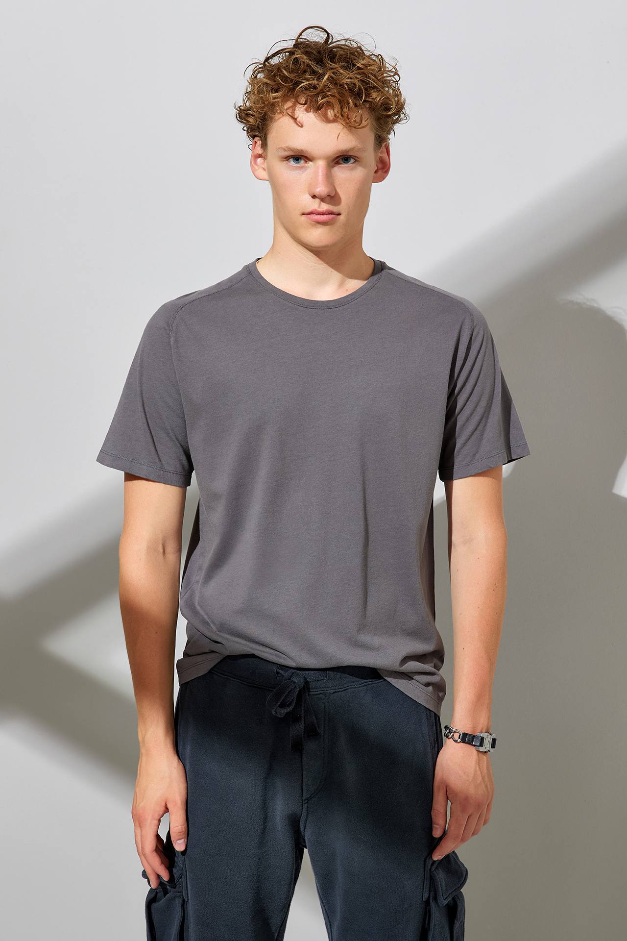 CARBON MODAL RAGLAN TEE