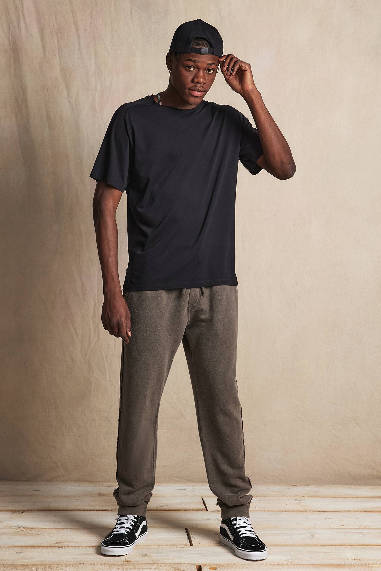 CARBON MODAL RAGLAN TEE