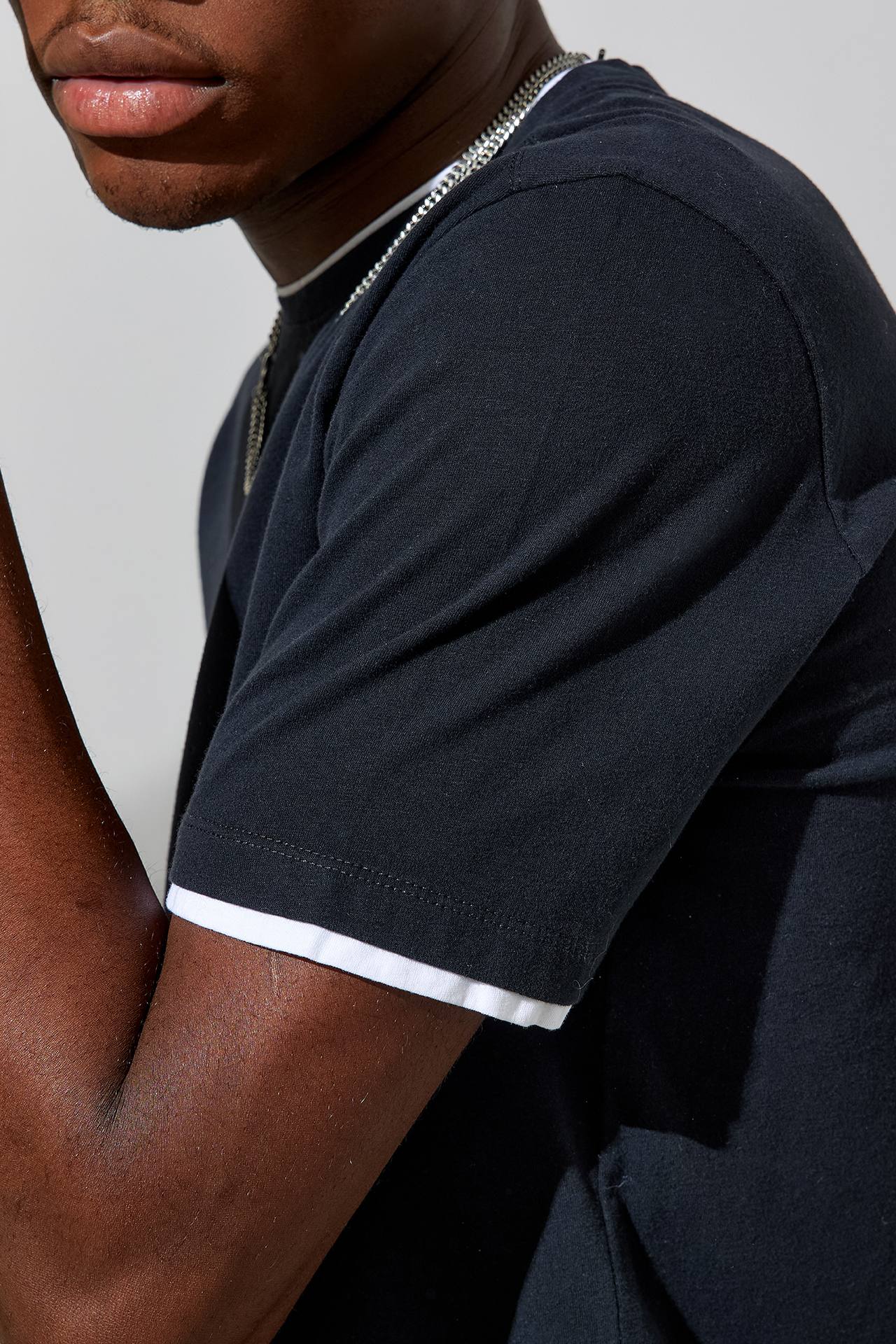 ORGANIC CONTRAST HEM TEE