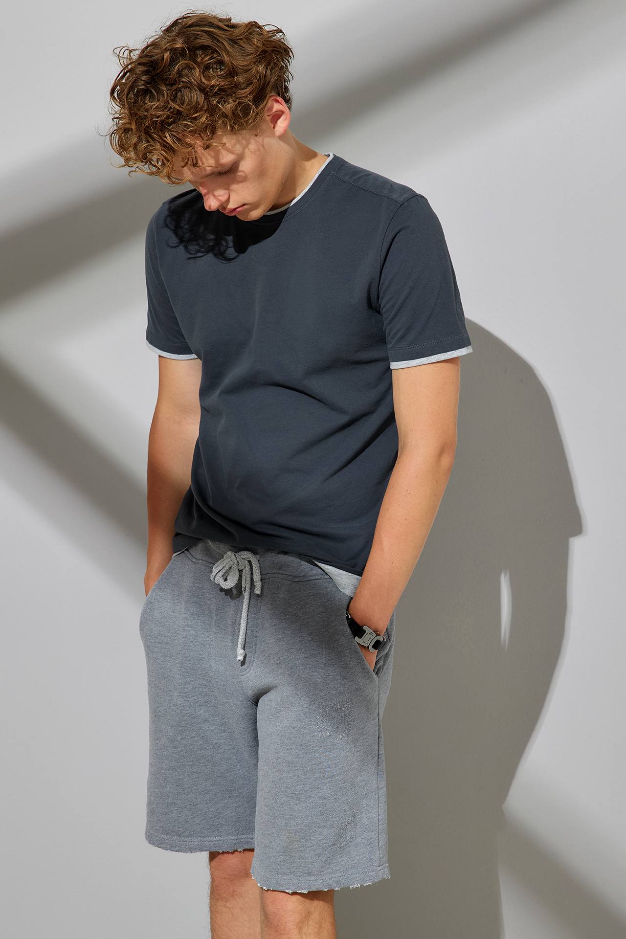 ORGANIC CONTRAST HEM TEE