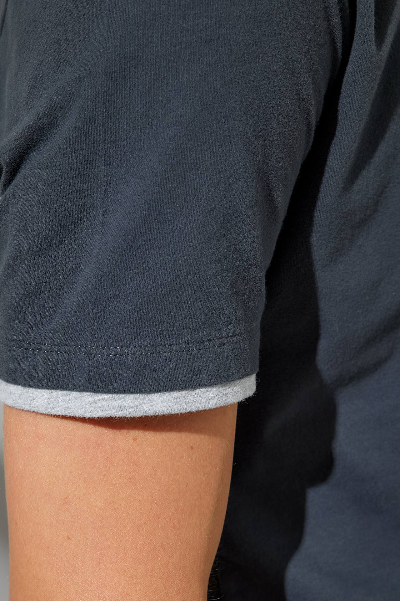 ORGANIC CONTRAST HEM TEE