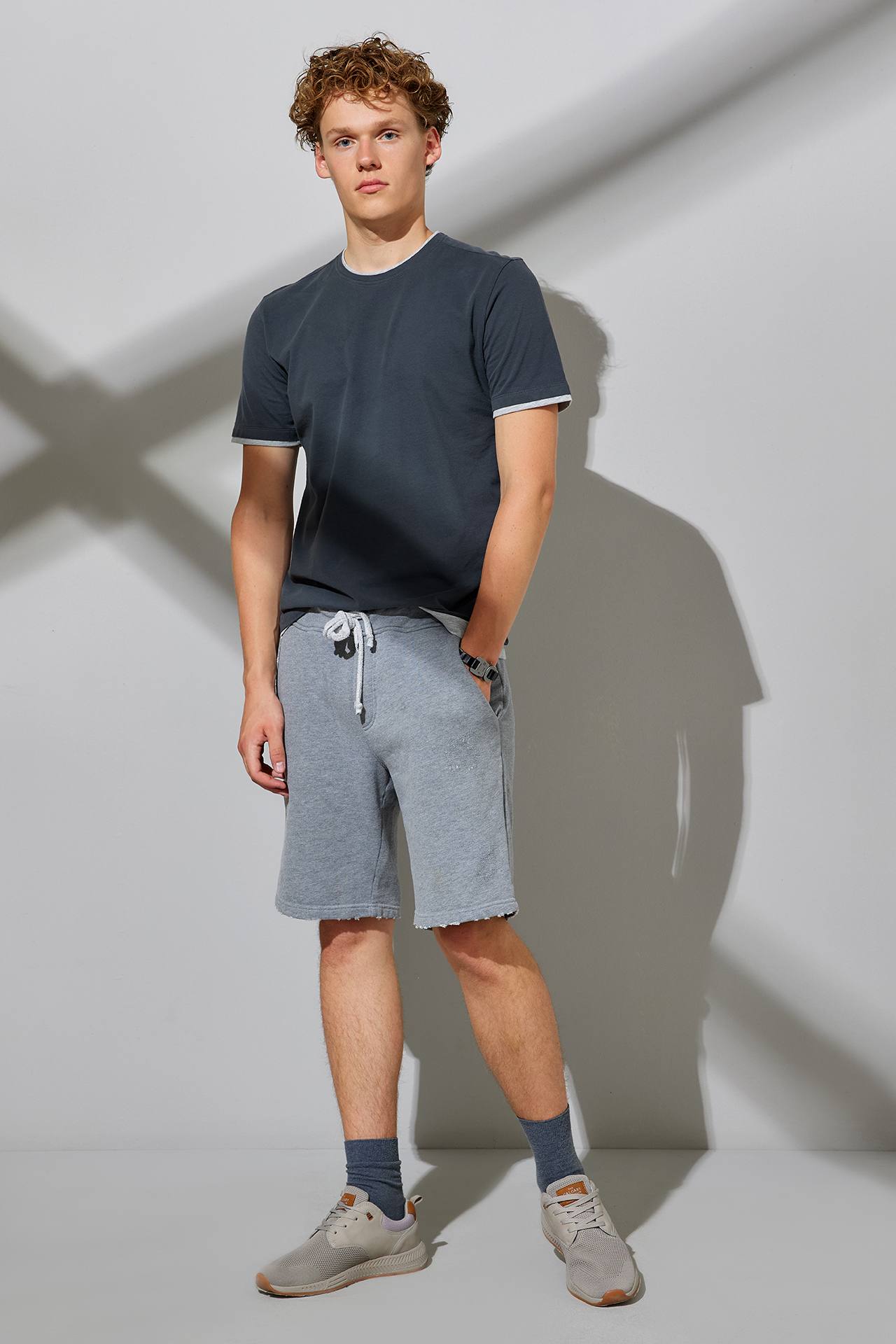 ORGANIC CONTRAST HEM TEE